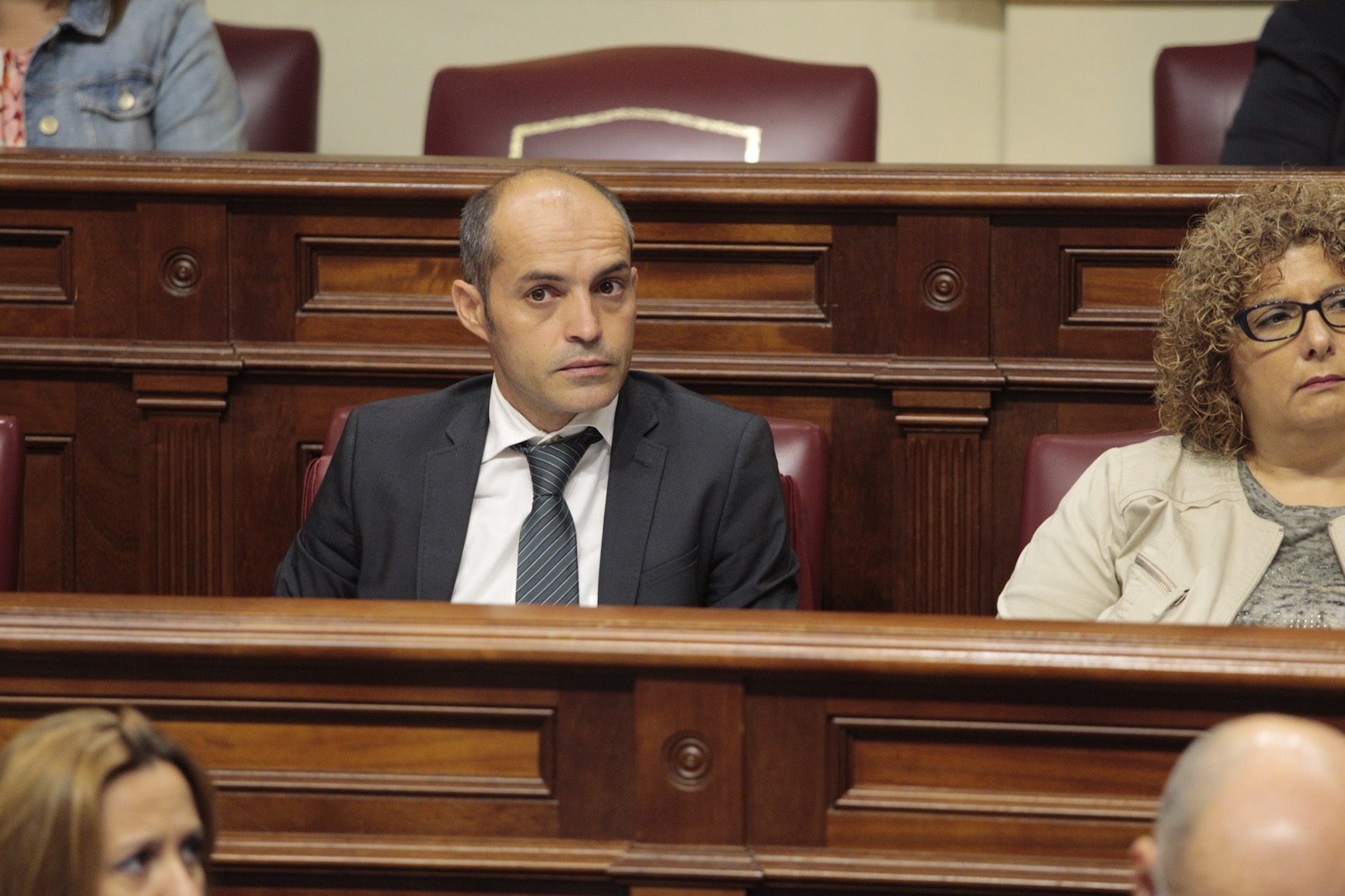 David Cabrera pregunta en el Parlamento por del déficit de plazas aéreas