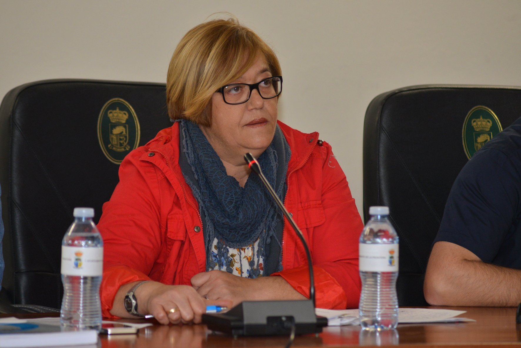 Concejales de UF abandonan el Pleno municipal tras la negación de su derecho a intervenir por parte del alcalde de La Frontera