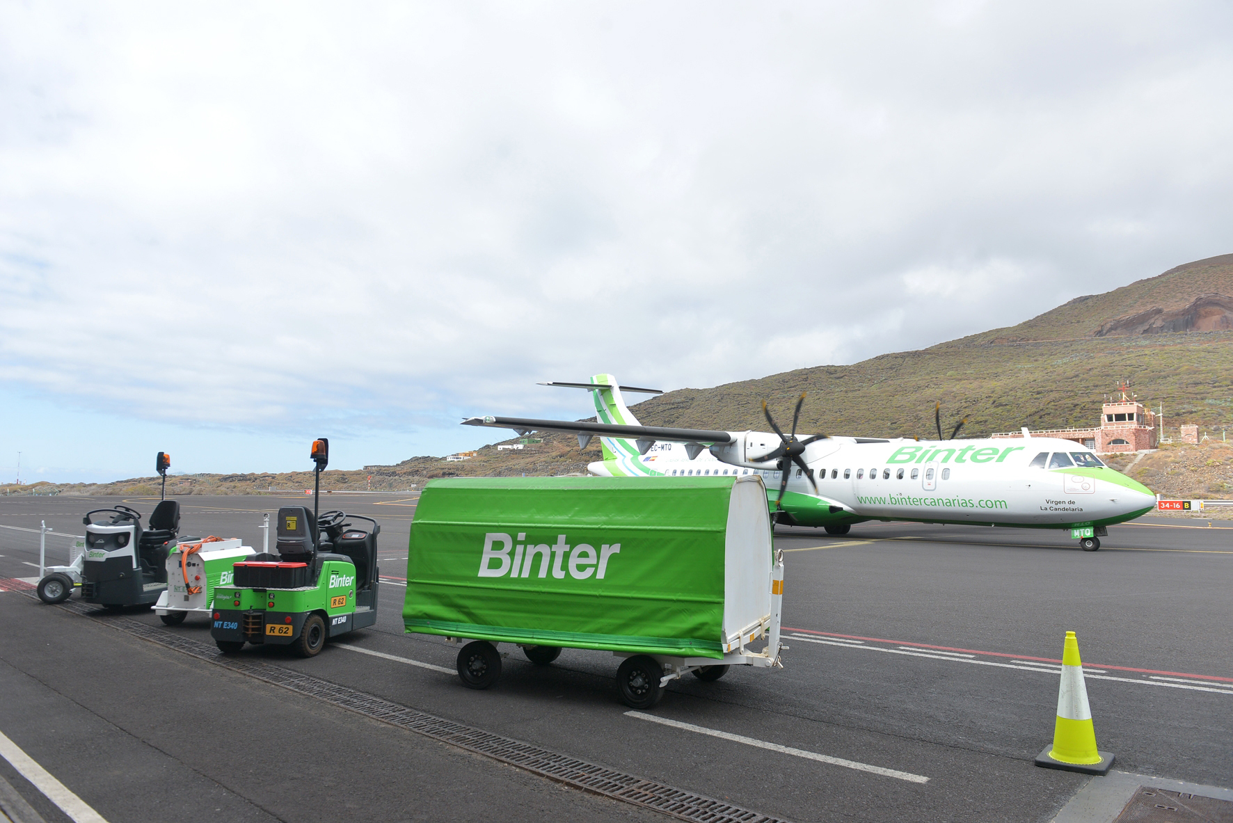 Binter restablece sus horarios habituales del primer y último vuelo con la isla a partir del próximo miércoles