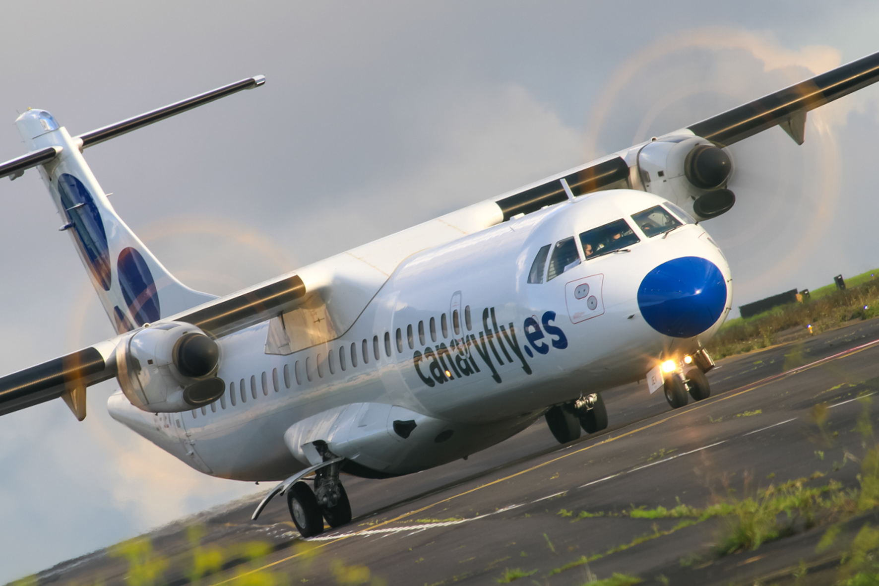 El Cabildo alcanza un acuerdo con Canaryfly para que restablezca sus vuelos de fin de semana entre Tenerife y El Hierro