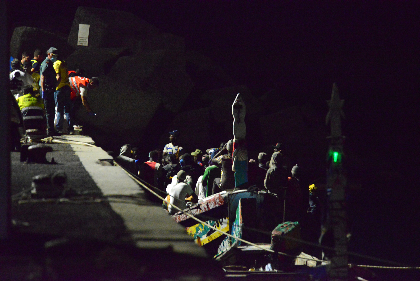 Salvamento marítimo rescata una nueva embarcación con 156 migrantes en la noche de hoy