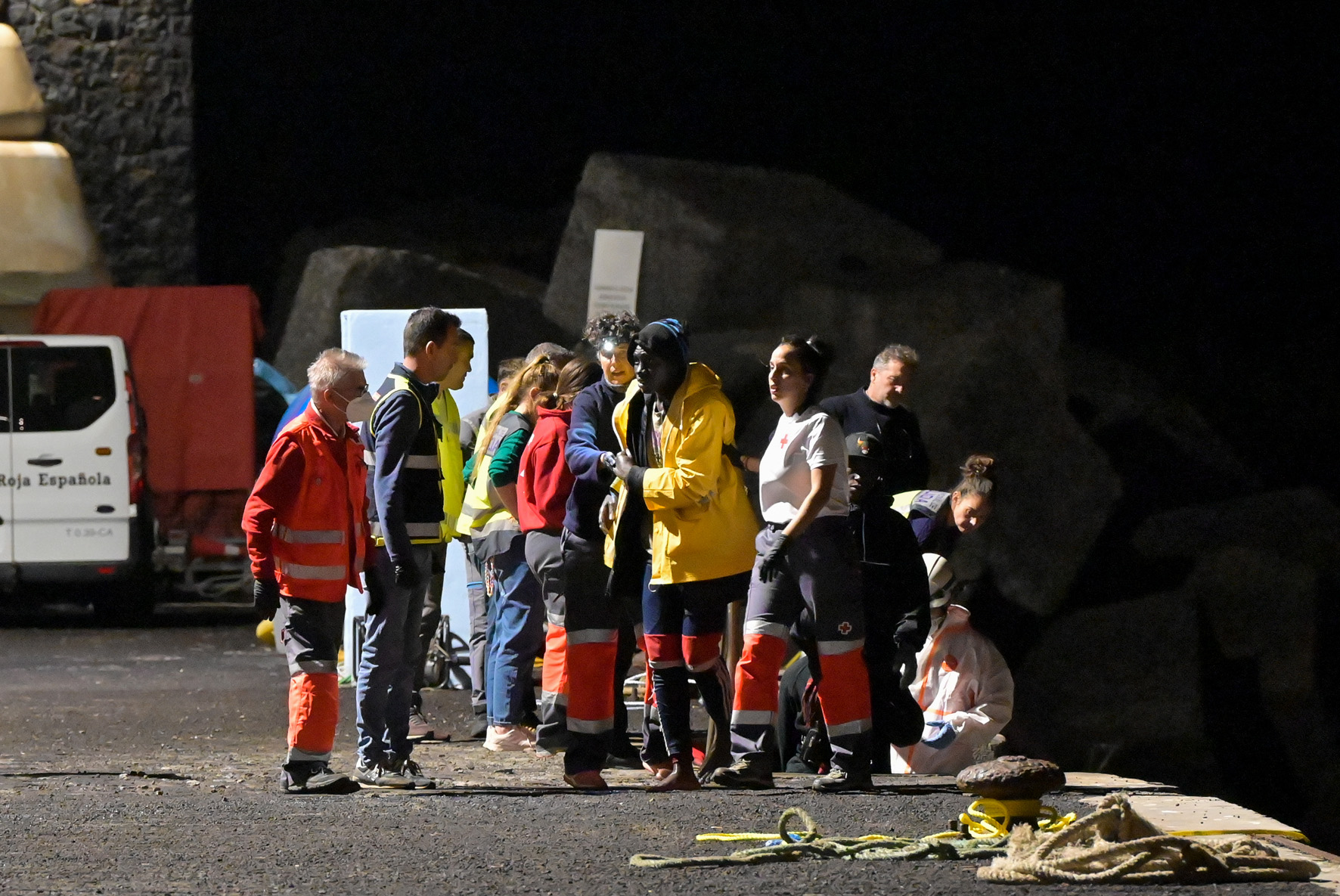 Salvamento Marítimo rescata a 149 personas, en aguas próximas a El Hierro en la noche de ayer
