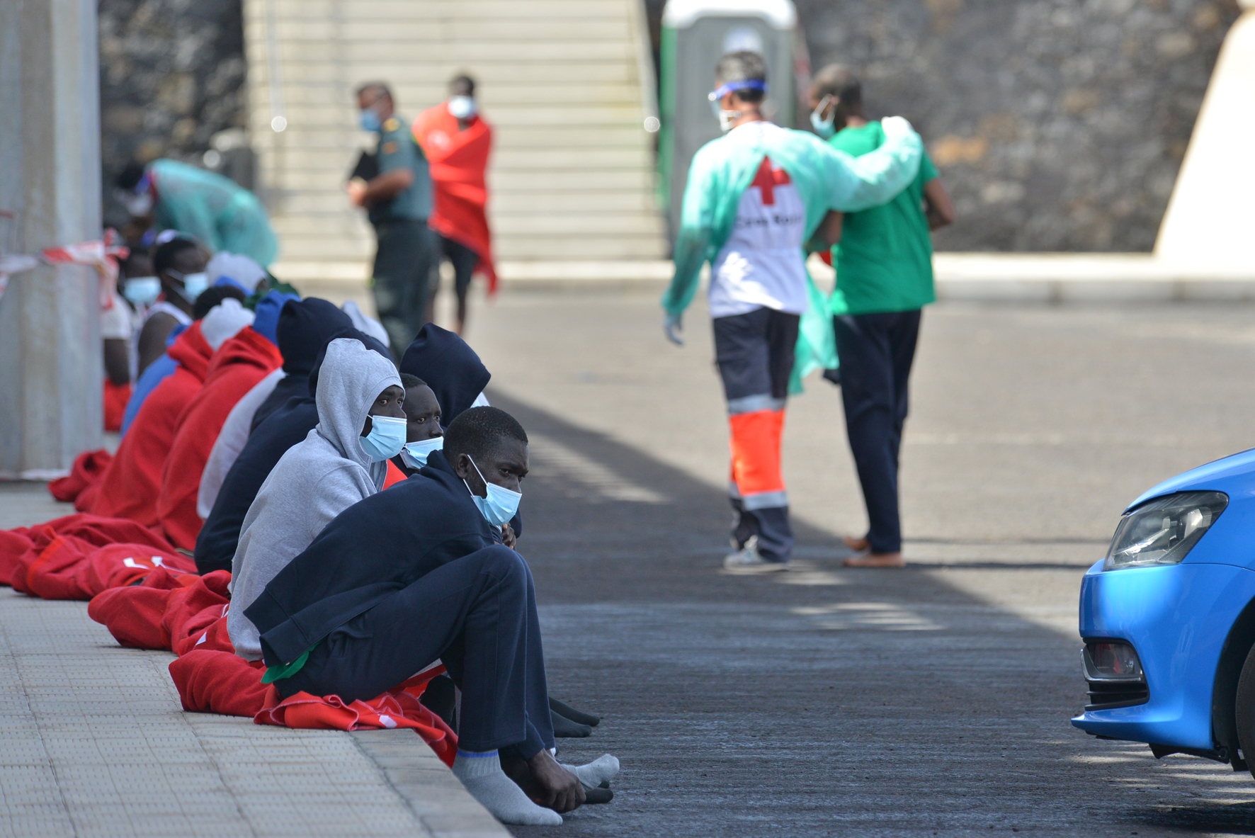 Un cayuco con 50 inmigrantes atraca hoy en el Puerto de La Restinga