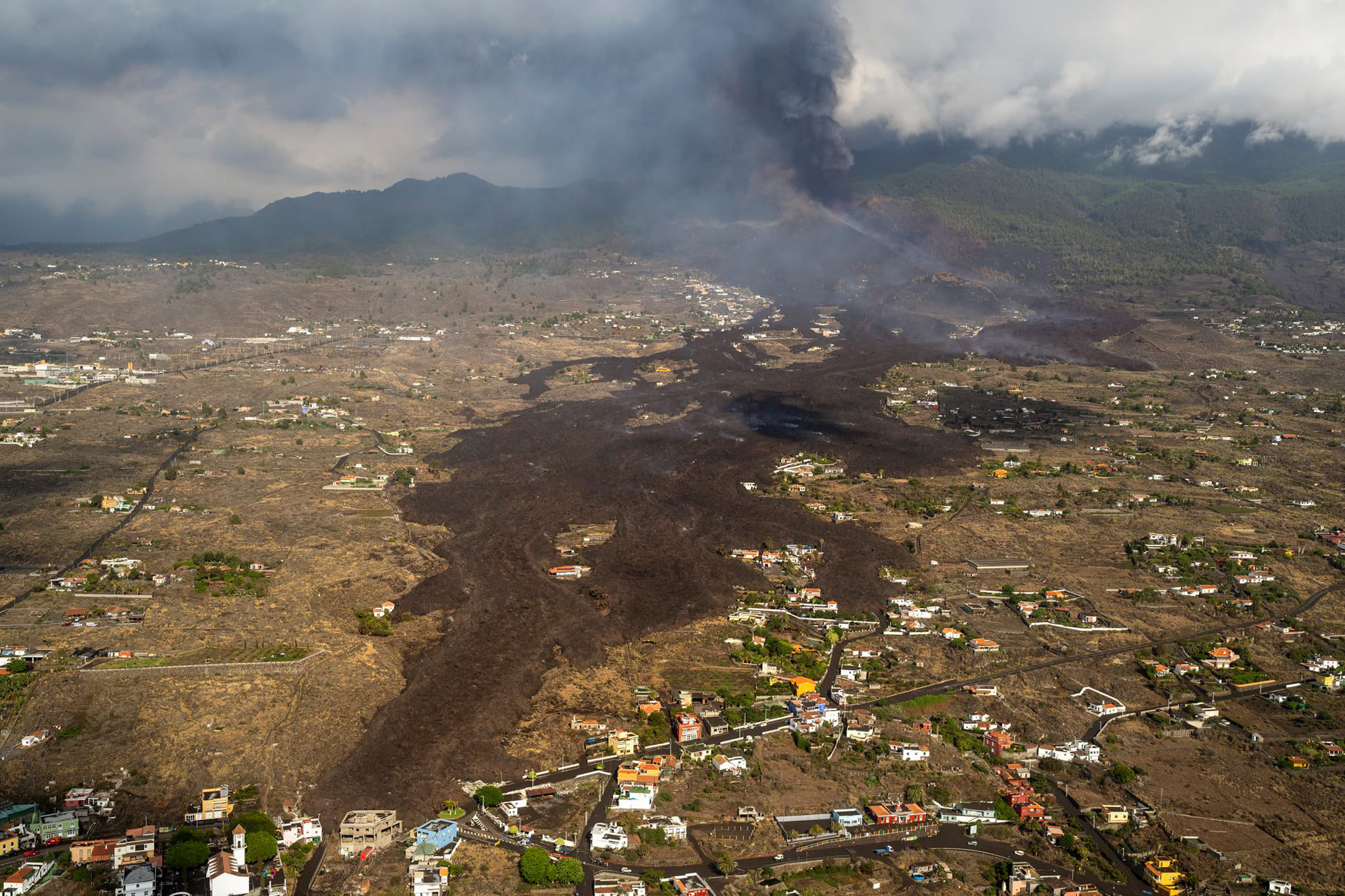 La AHI llevará al Cabildo herreño, el ofrecimiento de la “Finca de los palmeros” a los agricultores afectados por el volcán
