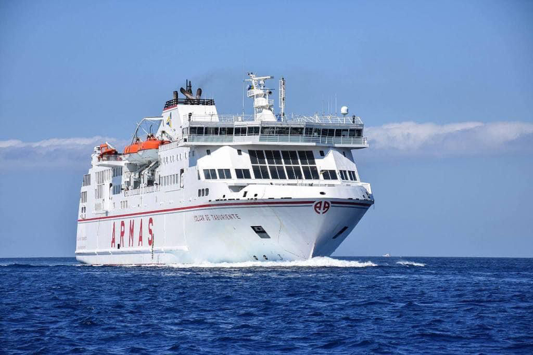 El Hierro demanda dos nuevas conexiones marítimas que solucionen los problemas de carga de mercancías con la Isla