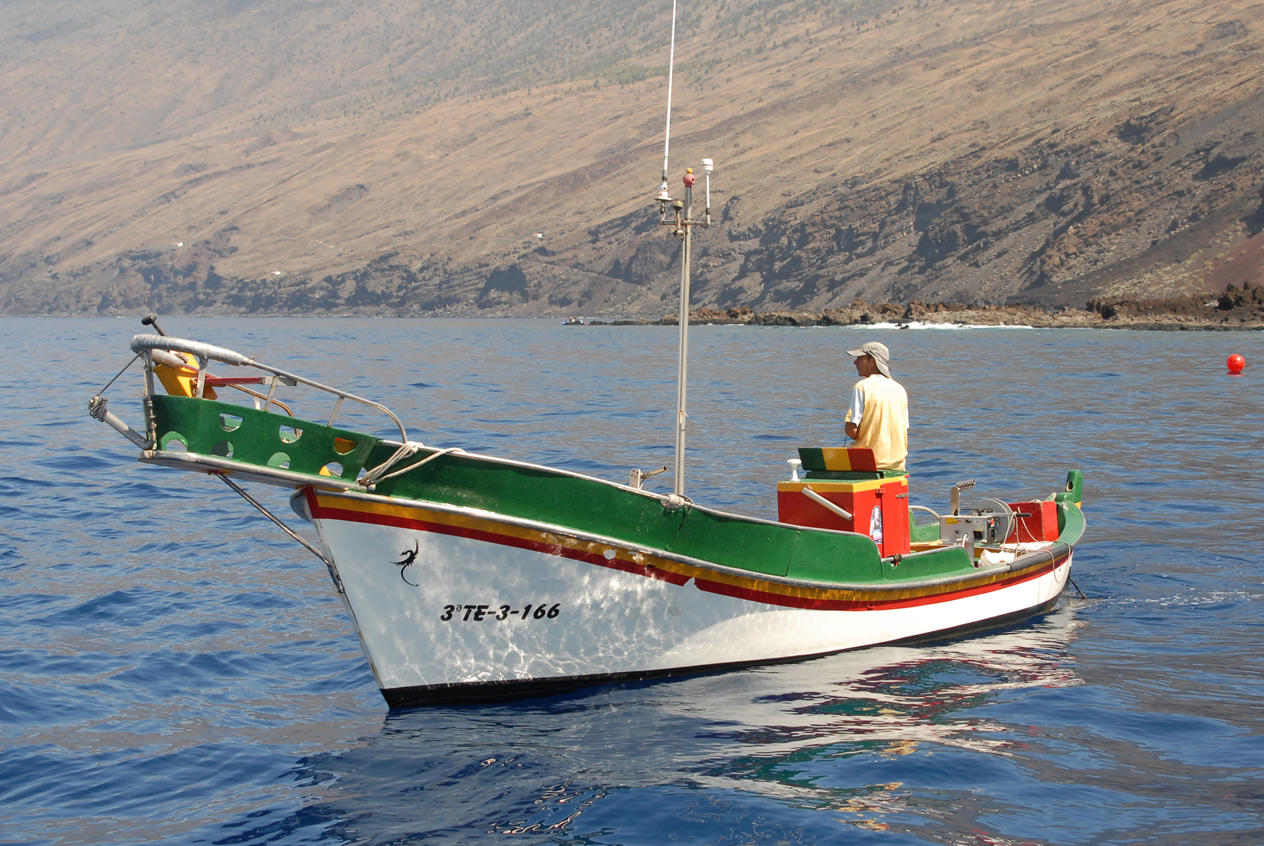 El Patrón Mayor de la Cofradia de Pescadores de El Hierro lanza un SOS por los pescadores canarios