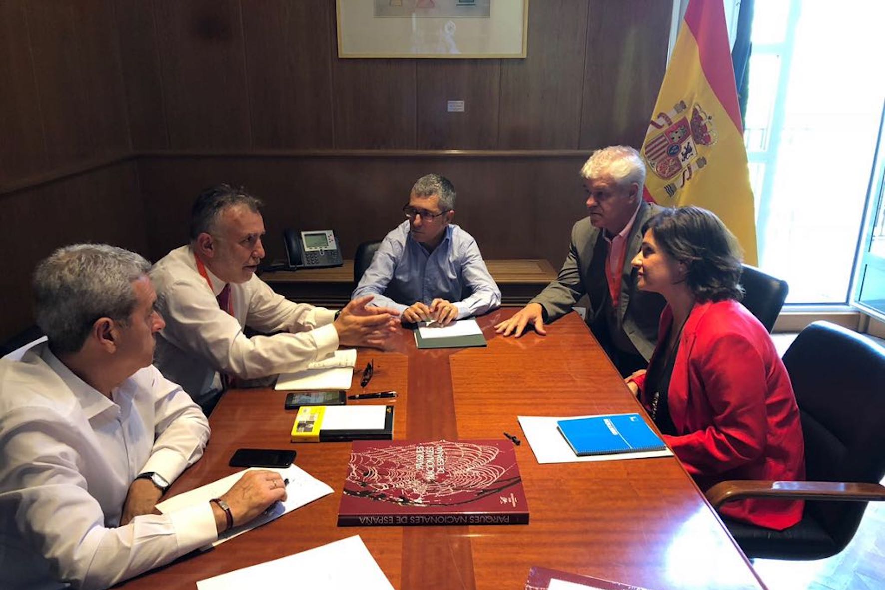 El Ministerio abrirá un espacio de diálogo para alcanzar una decisión consensuada sobre el Parque Nacional Marino