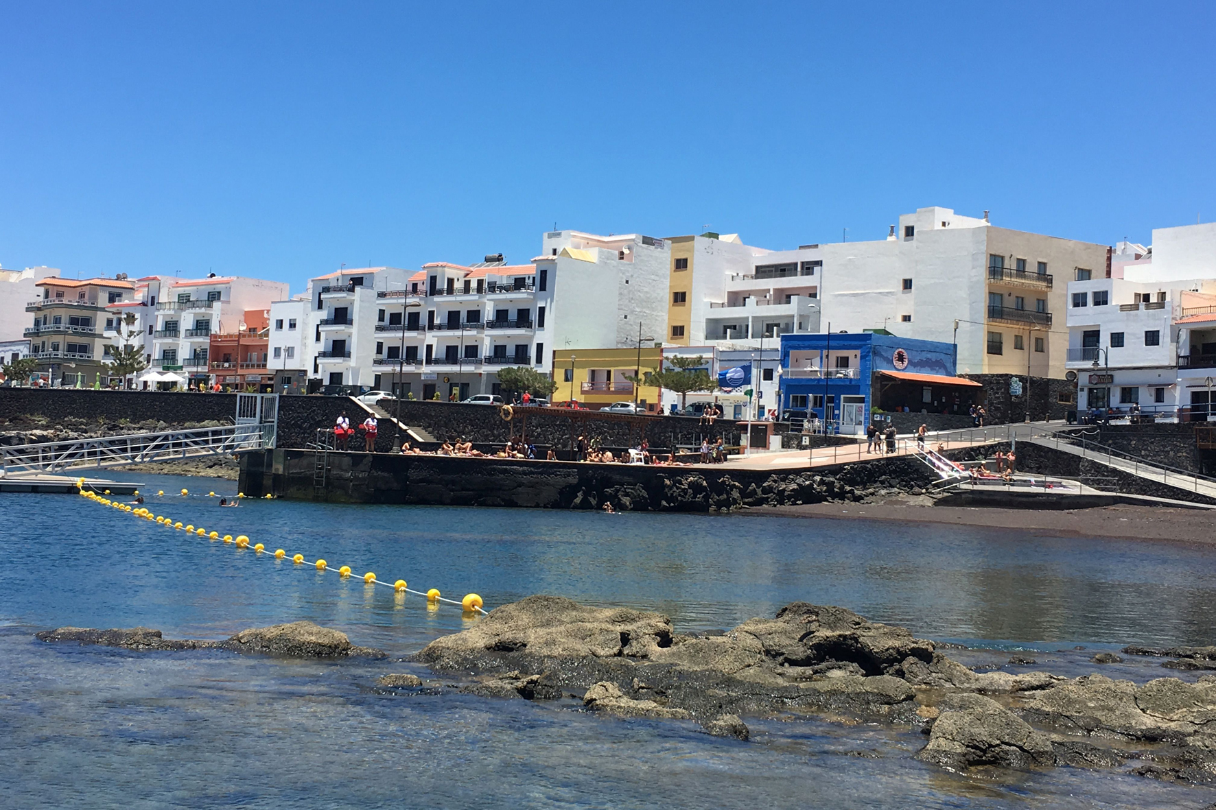 La playa de La Restinga renueva su Bandera Azul por quinto año consecutivo