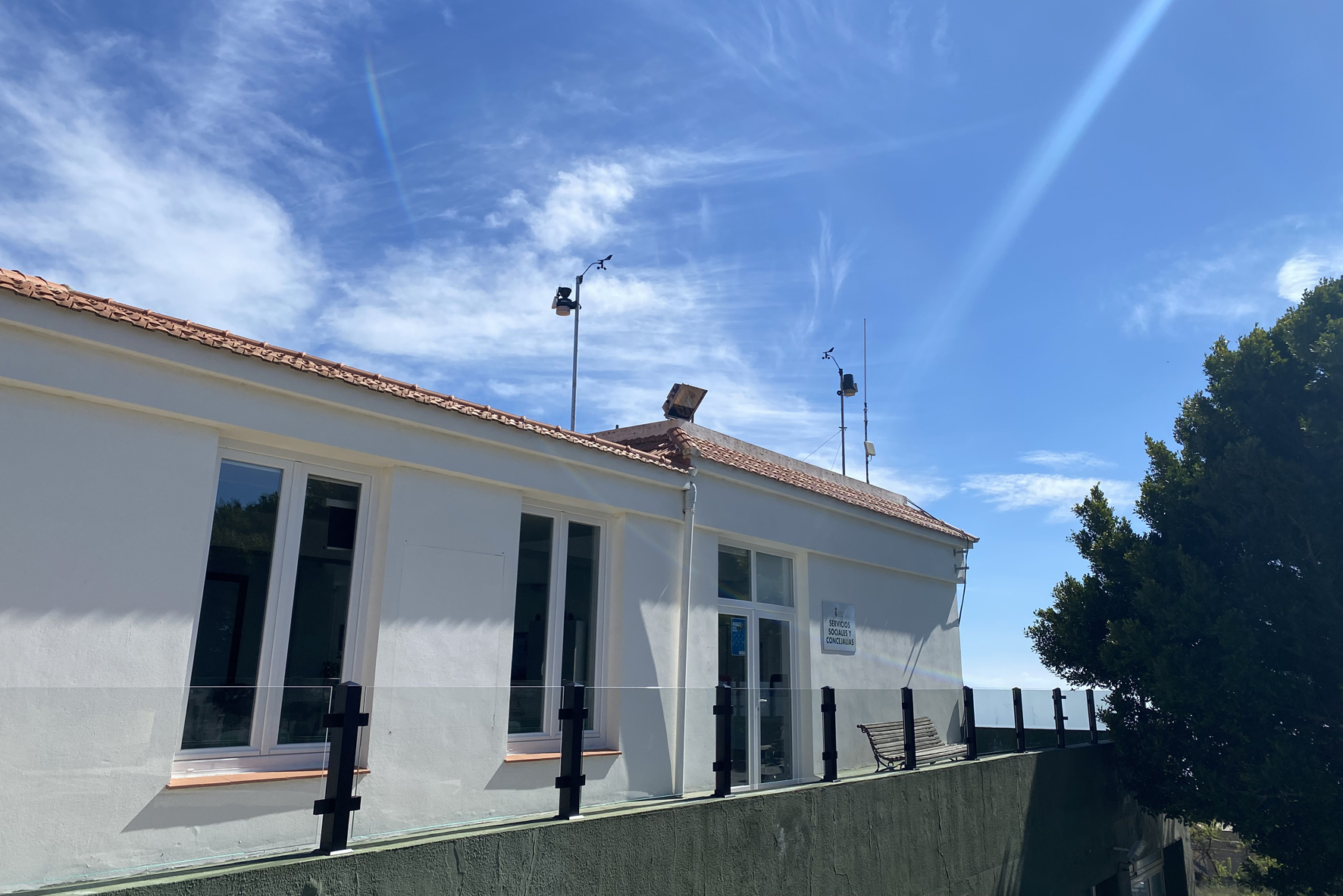 El Ayuntamiento de El Pinar mejora la seguridad y accesibilidad en el edificio de Servicios Sociales