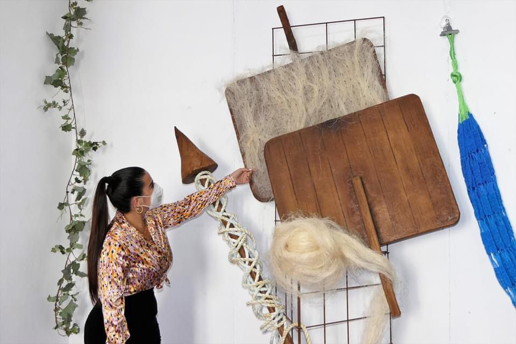 La Sala de Exposiciones del Cabildo Insular acoge la muestra de artesanos herreños “Confecciones”