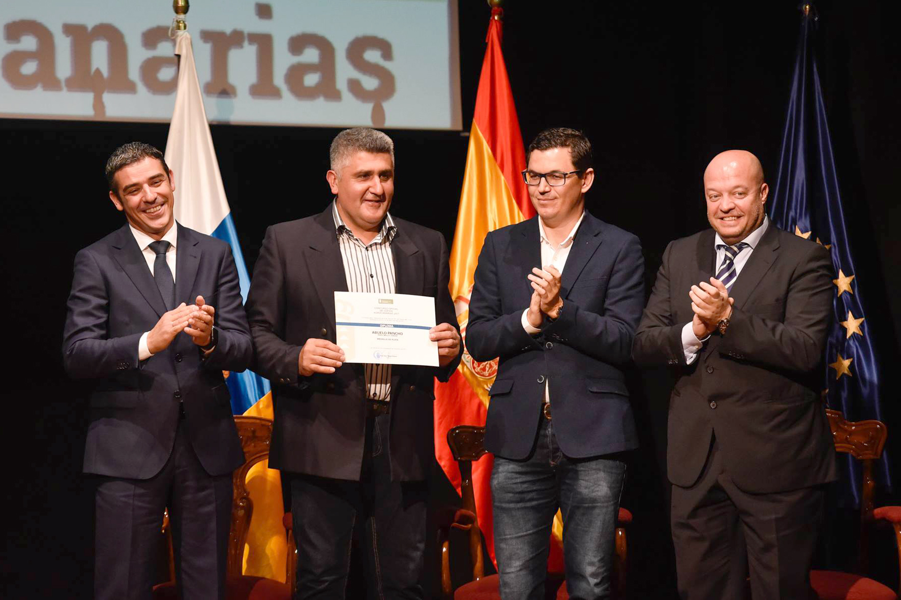 Óscar Febles medalla de plata con su gofio “Abuelo Pancho” en los premios Agrocanarias 2017