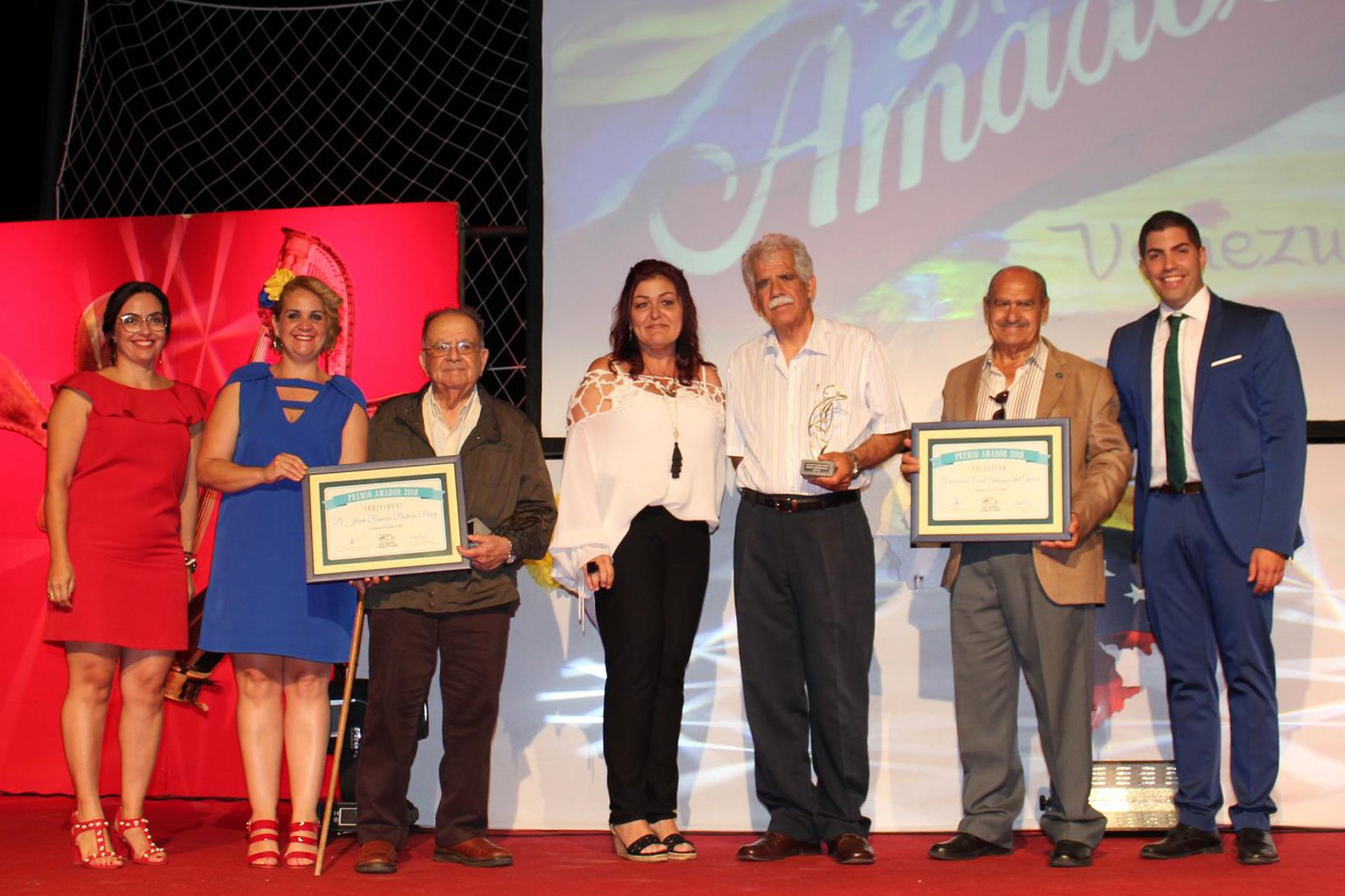 Juan Ramón Padrón y la Asociación Civil ”Amigos del Garoé” reciben los premios Amador 2018