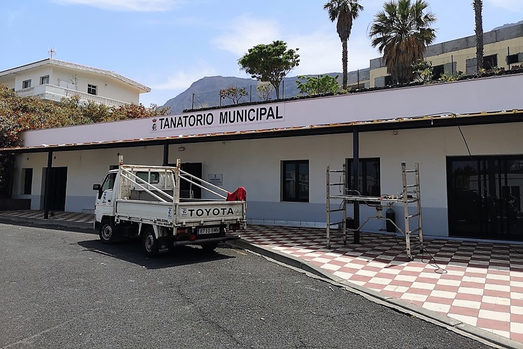 El Ayuntamiento de La Frontera realiza obras de mejora en el tanatorio municipal