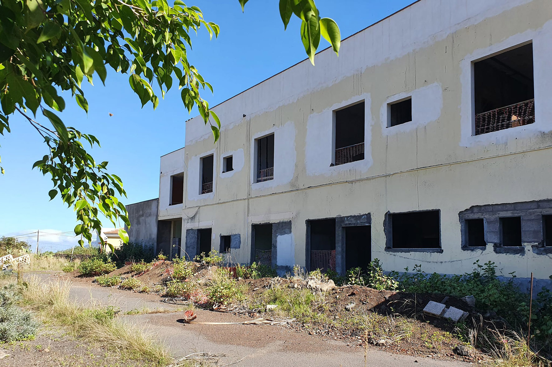 AHI y UF exigen al alcalde de La Frontera explicaciones sobre las obras de la residencia de mayores