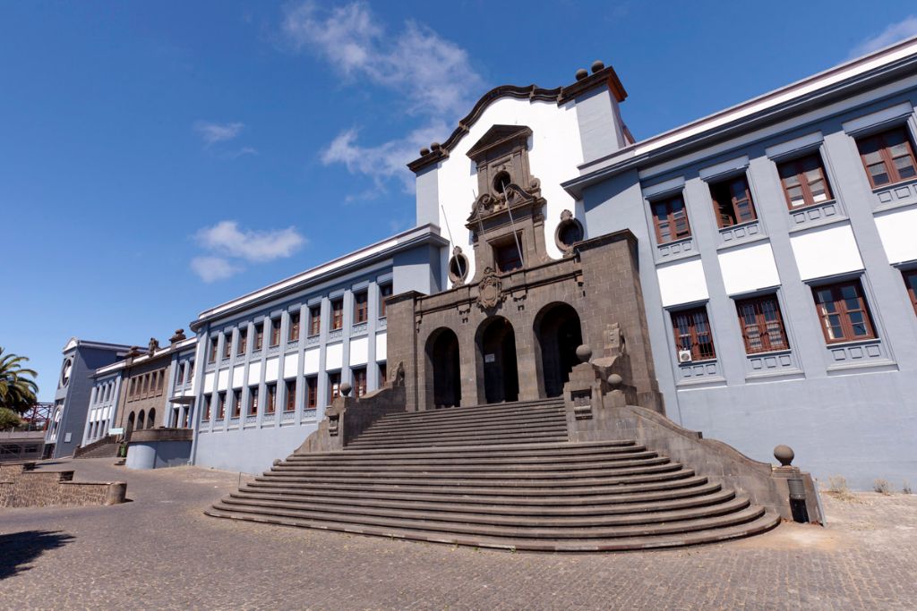 El Hierro acoge una muestra del 225 aniversario de la Universidad de La Laguna
