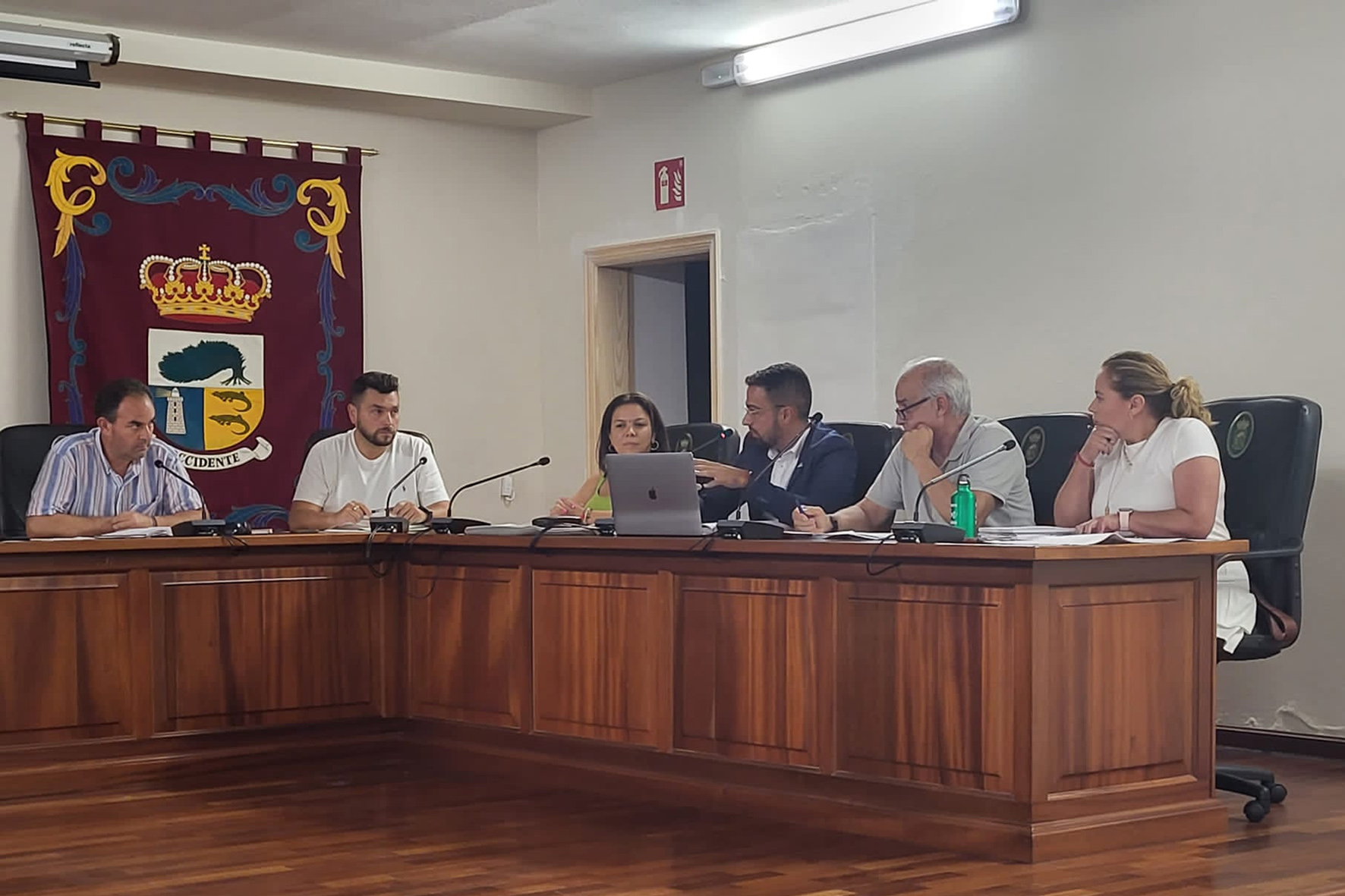 El PP pide la ampliación y regulación de los aparcamientos de la zona de baño de la Maceta en La Frontera