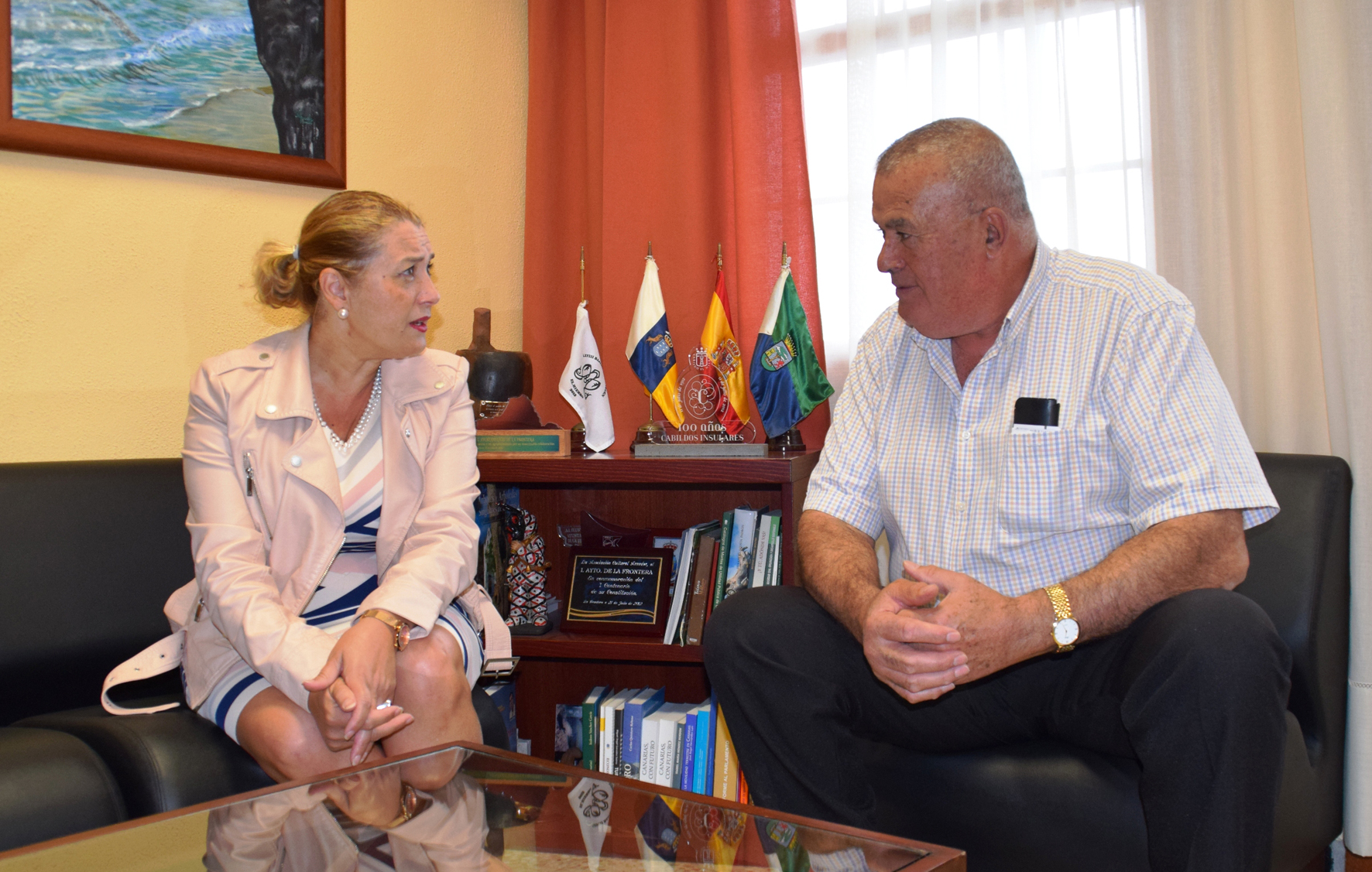 La Directora del Instituto Canario de la Vivienda visita el Ayuntamiento de La Frontera