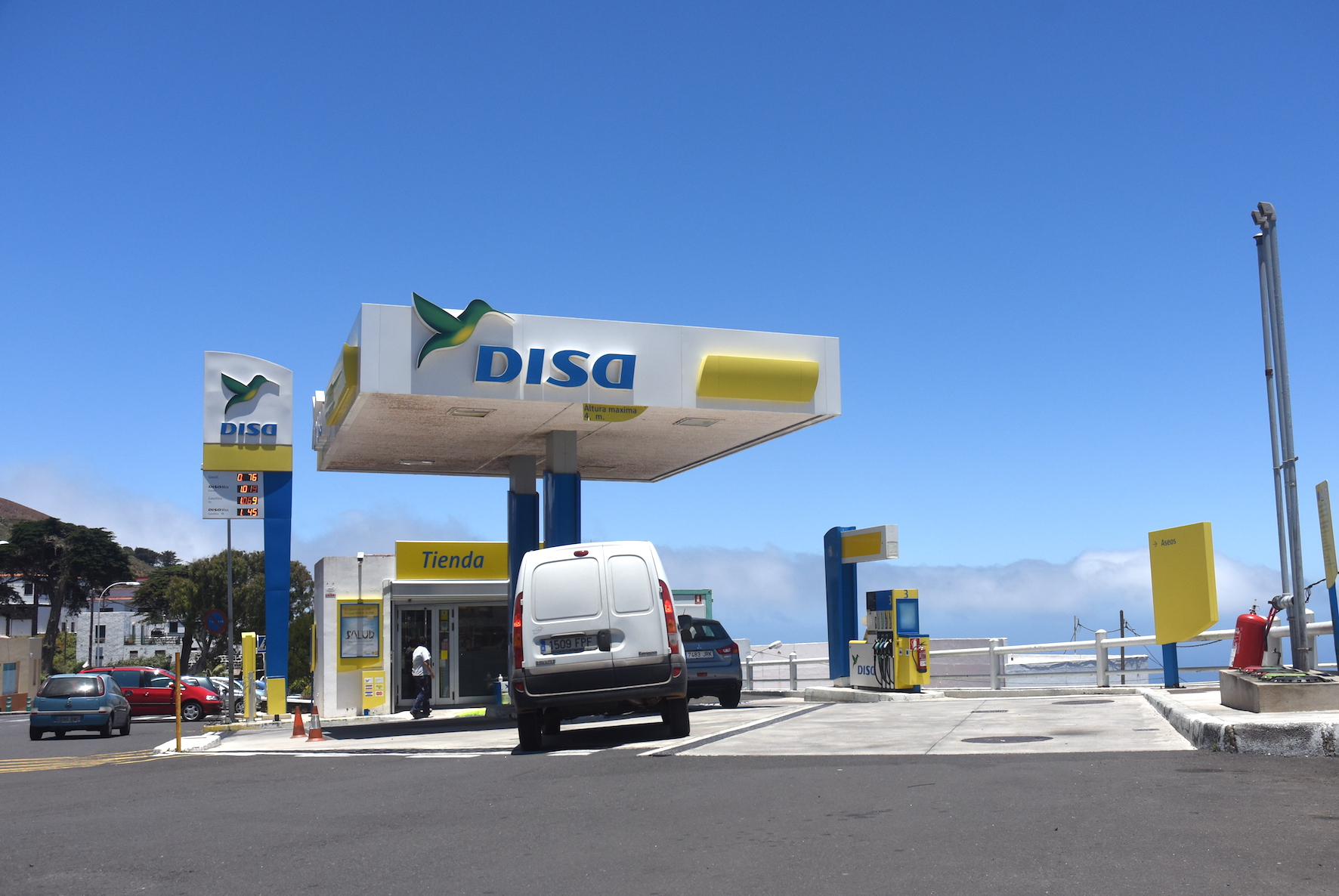 ACESIH califica de “ridícula e insuficiente” la bajada del precio de los combustibles en El Hierro