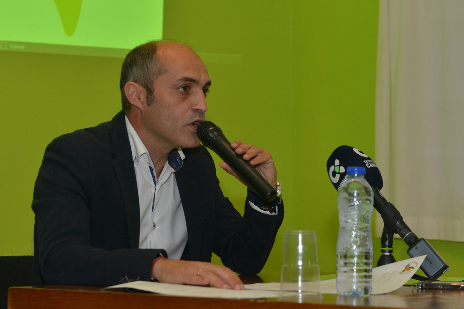Cabrera propone llevar la sostenibilidad al mar de El Hierro con barcos que reciclen energías para el transporte de personas y mercancías