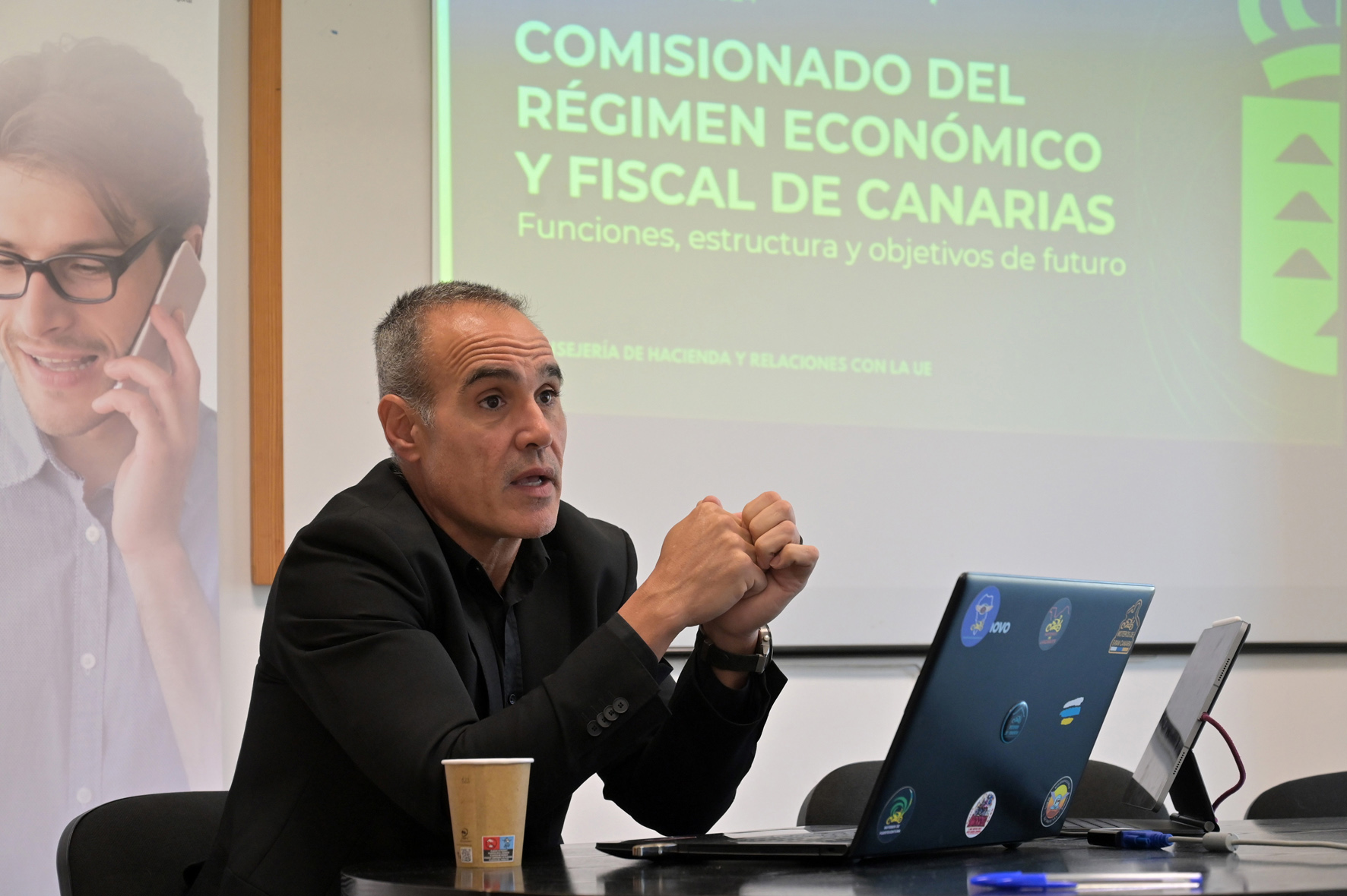 El consejero comisionado del REF debate con empresarios herreños sobre las reformas de esta figura para impulsar la economía de las islas no capitalinas