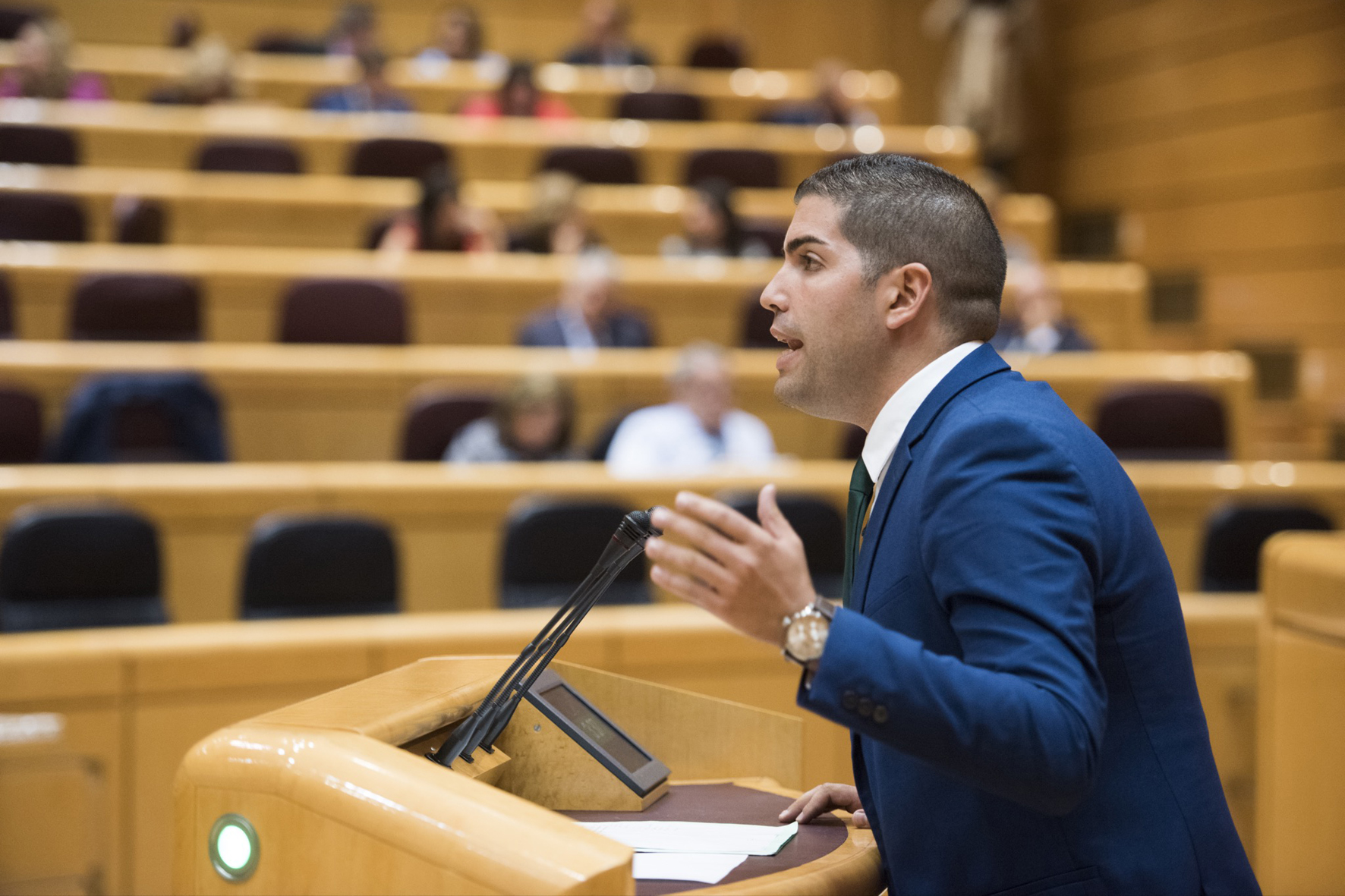 Rodríguez Cejas demanda en el Senado la ampliación horaria del aeropuerto de El Hierro