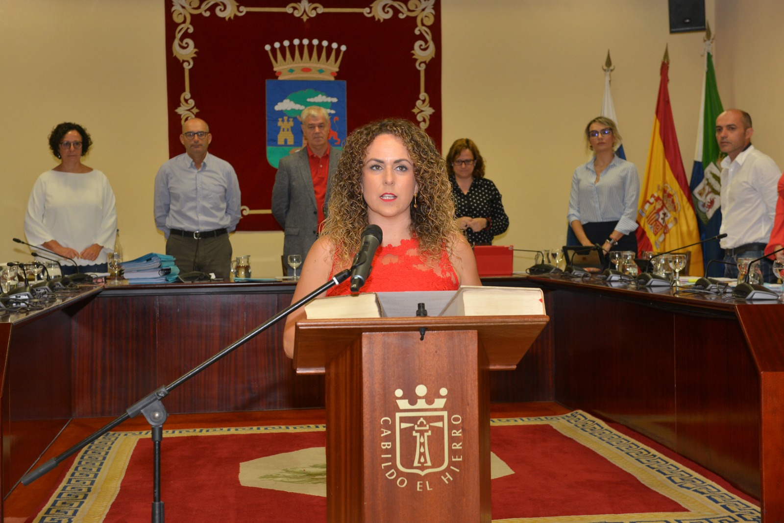 Lucía Fuentes tomó posesión como consejera del Cabildo