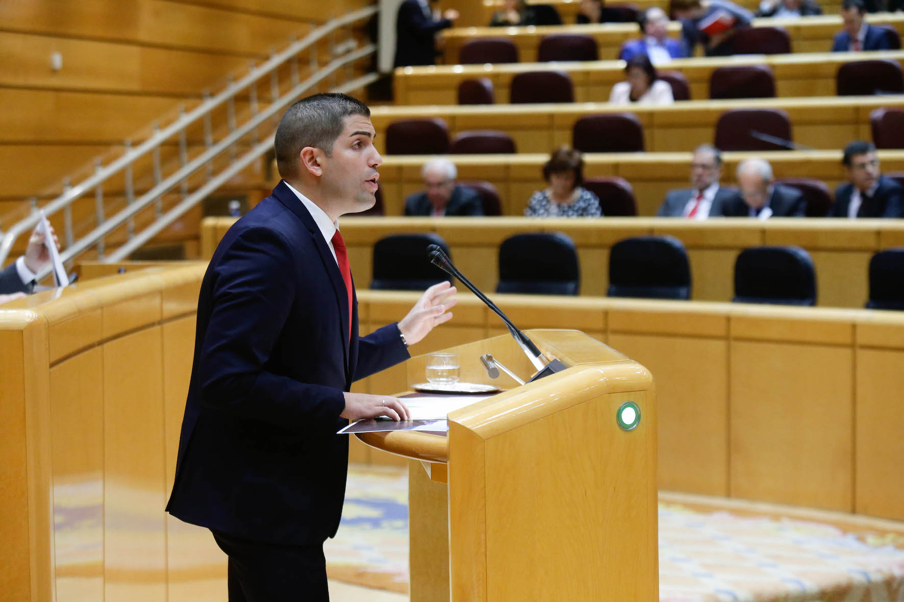 El Senado insta al Gobierno a eliminar el AFIS del aeropuerto de El Hierro