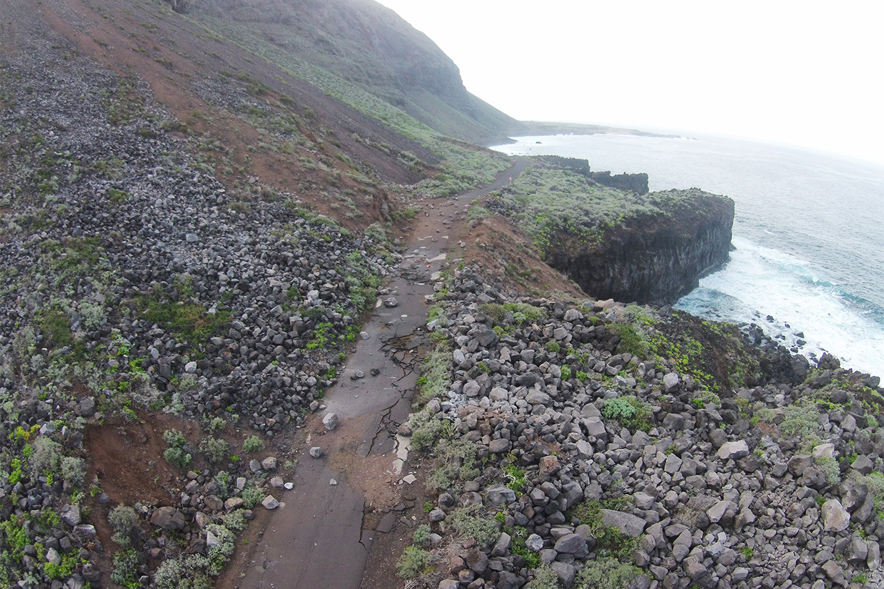 El Gobierno formaliza un contrato de 4,5 millones de euros para la construcción del falso túnel de Pie de Bascos en El Hierro