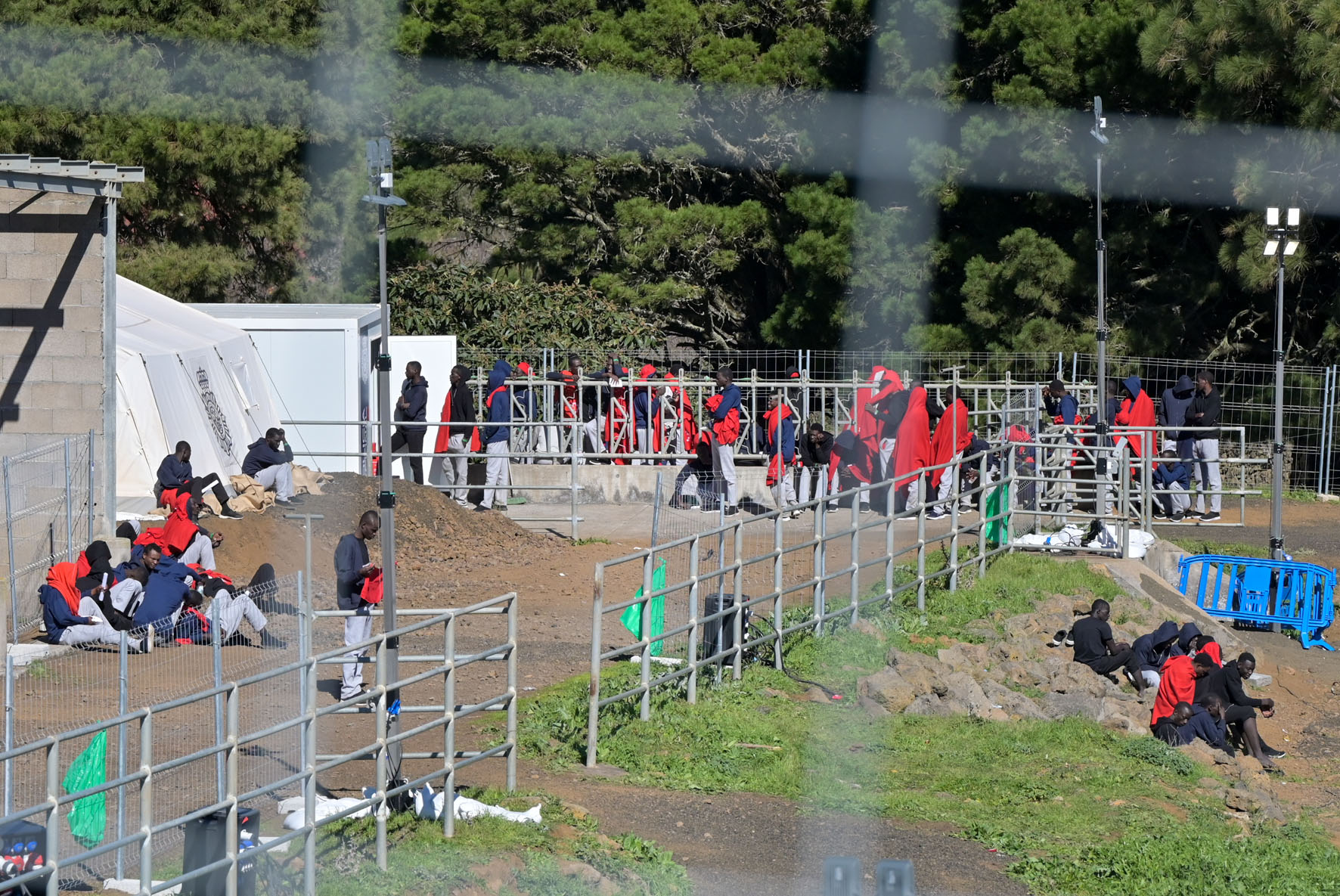 Un total de 377 migrantes permanecen alojados en el CATE El Hierro