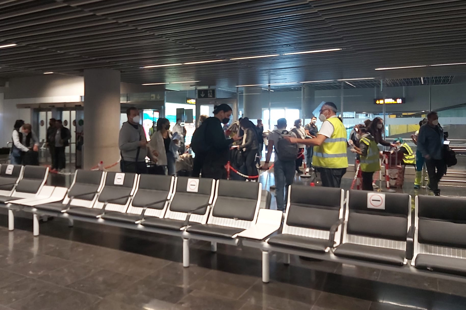 Las personas vacunadas que entren a Canarias desde otras comunidades autónomas no tendrán que presentar la prueba COVID-19
