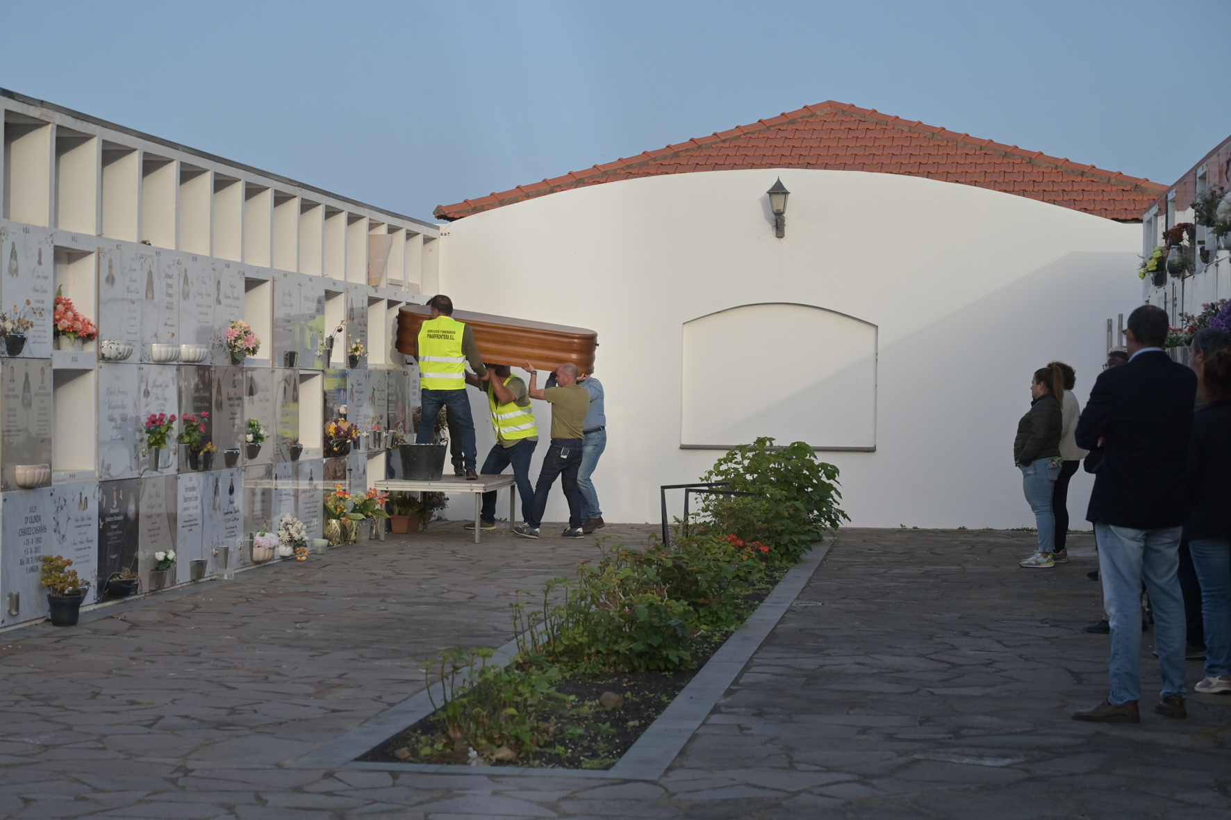 Hoy han sido enterrados los 5 inmigrantes que permanecían en El Hierro tras su llegada a la isla a bordo de 2 embarcaciones