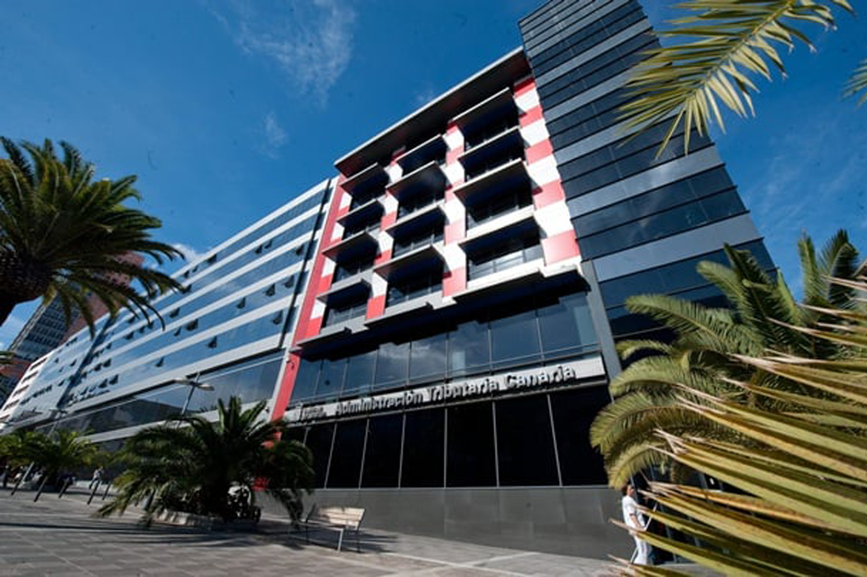 Hacienda abona 1.462.461,87 a Cabildo y ayuntamientos de El Hierro por la liquidación del BFC de 2020