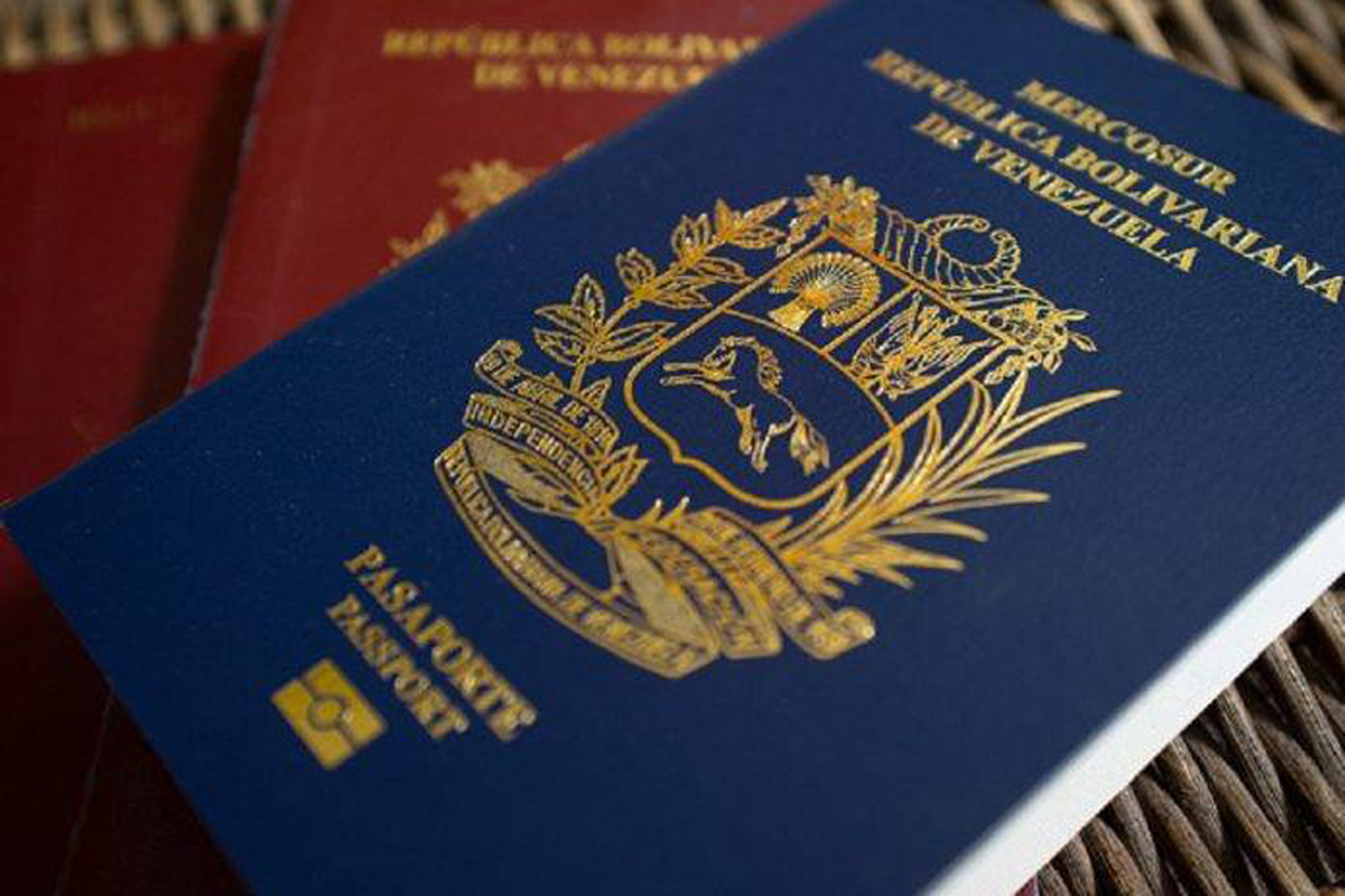 Extranjería permitirá realizar tramites a ciudadanos venezolanos con el pasaporte vencido