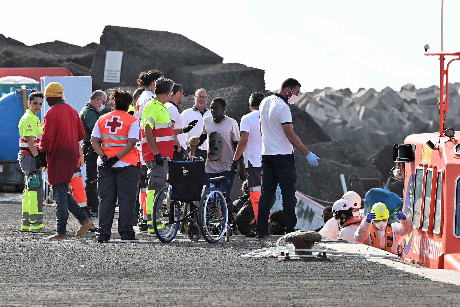 Salvamento Marítimo rescata una nueva embarcación con 64 personas, en la tarde de hoy