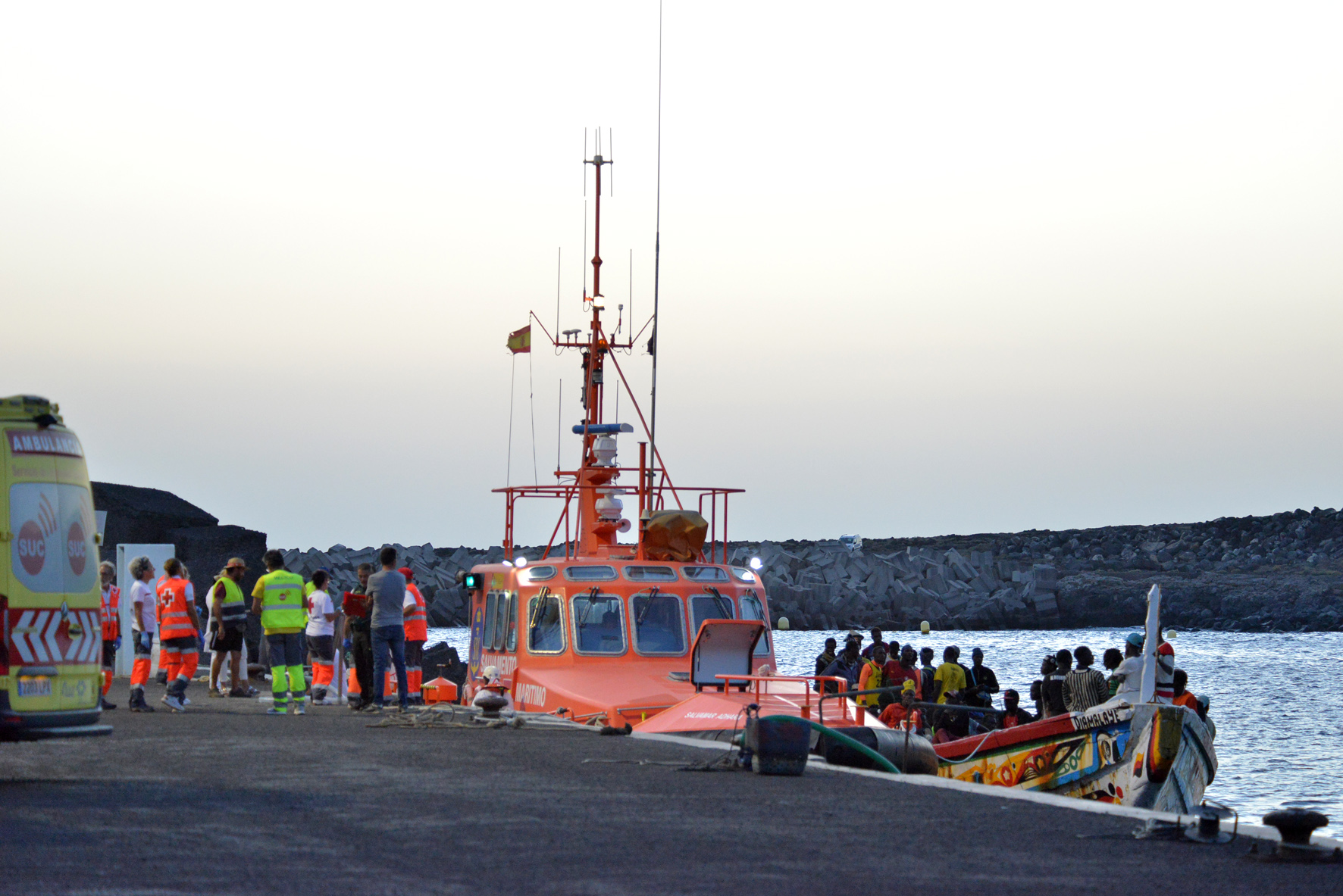 Más de 170 migrantes llegan esta tarde a El Hierro rescatados a pocas millas de la isla