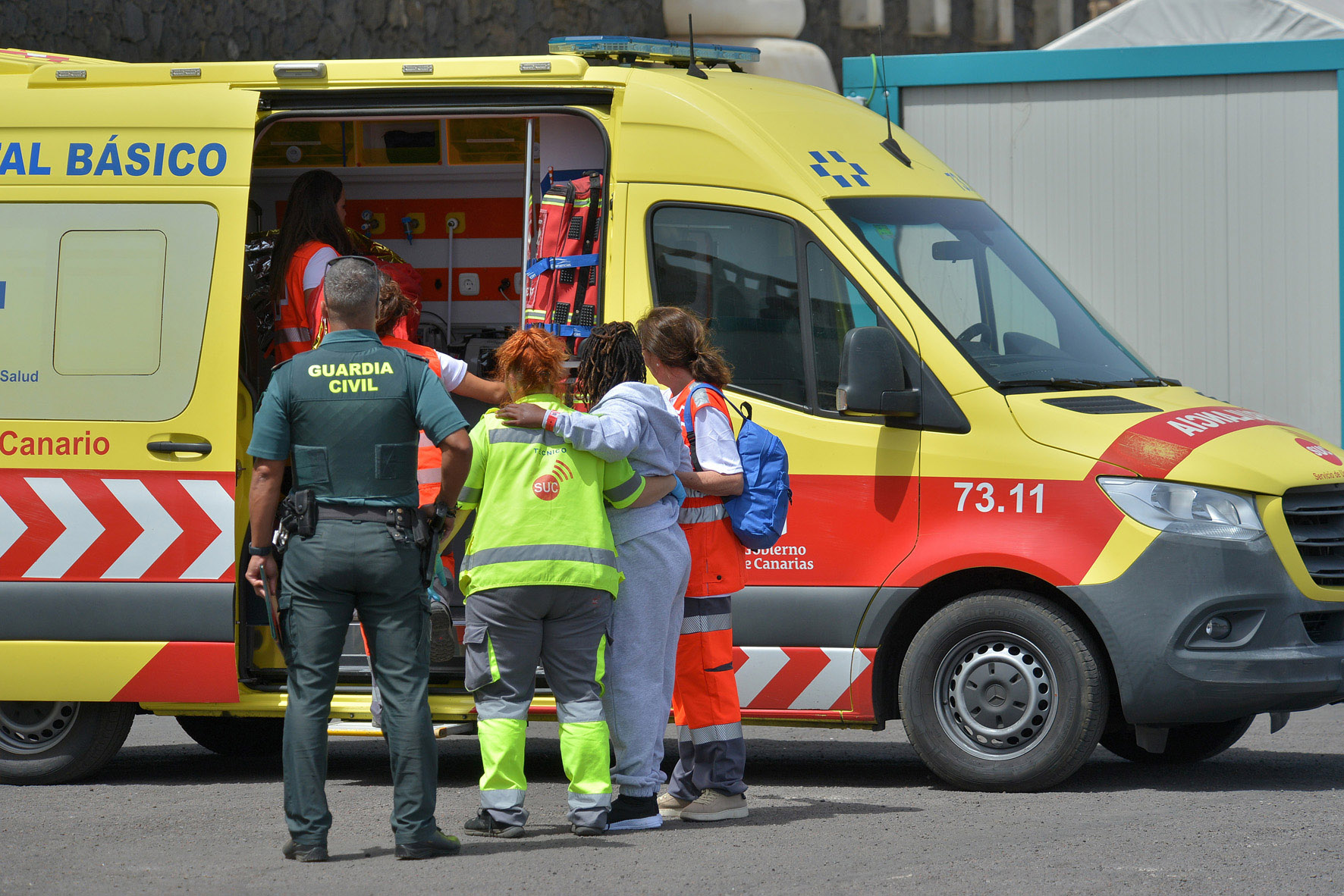 Salvamento Marítimo rescata un cayuco con 51 personas a bordo, en aguas cercanas a El Hierro