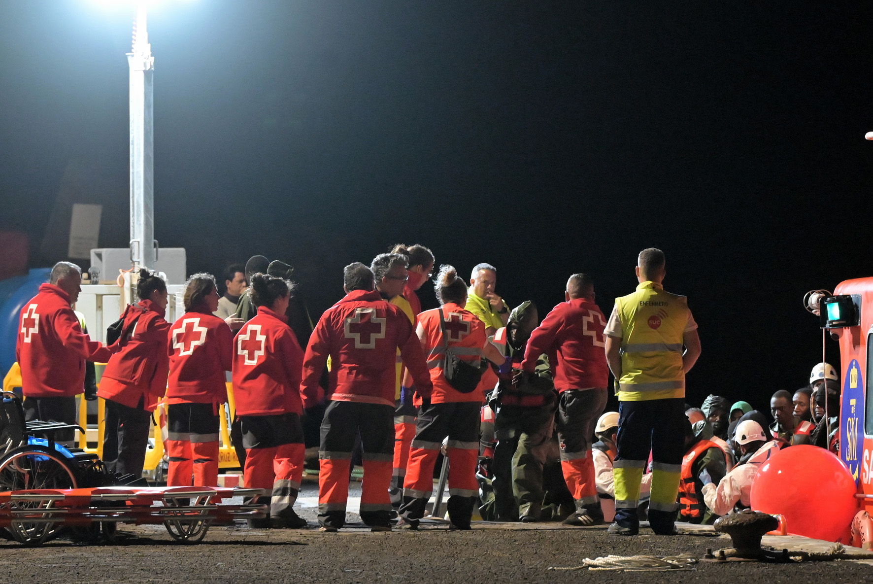Salvamento Marítimo rescata un cayuco, con 58 inmigrantes a bordo en aguas cercanas a El Hierro