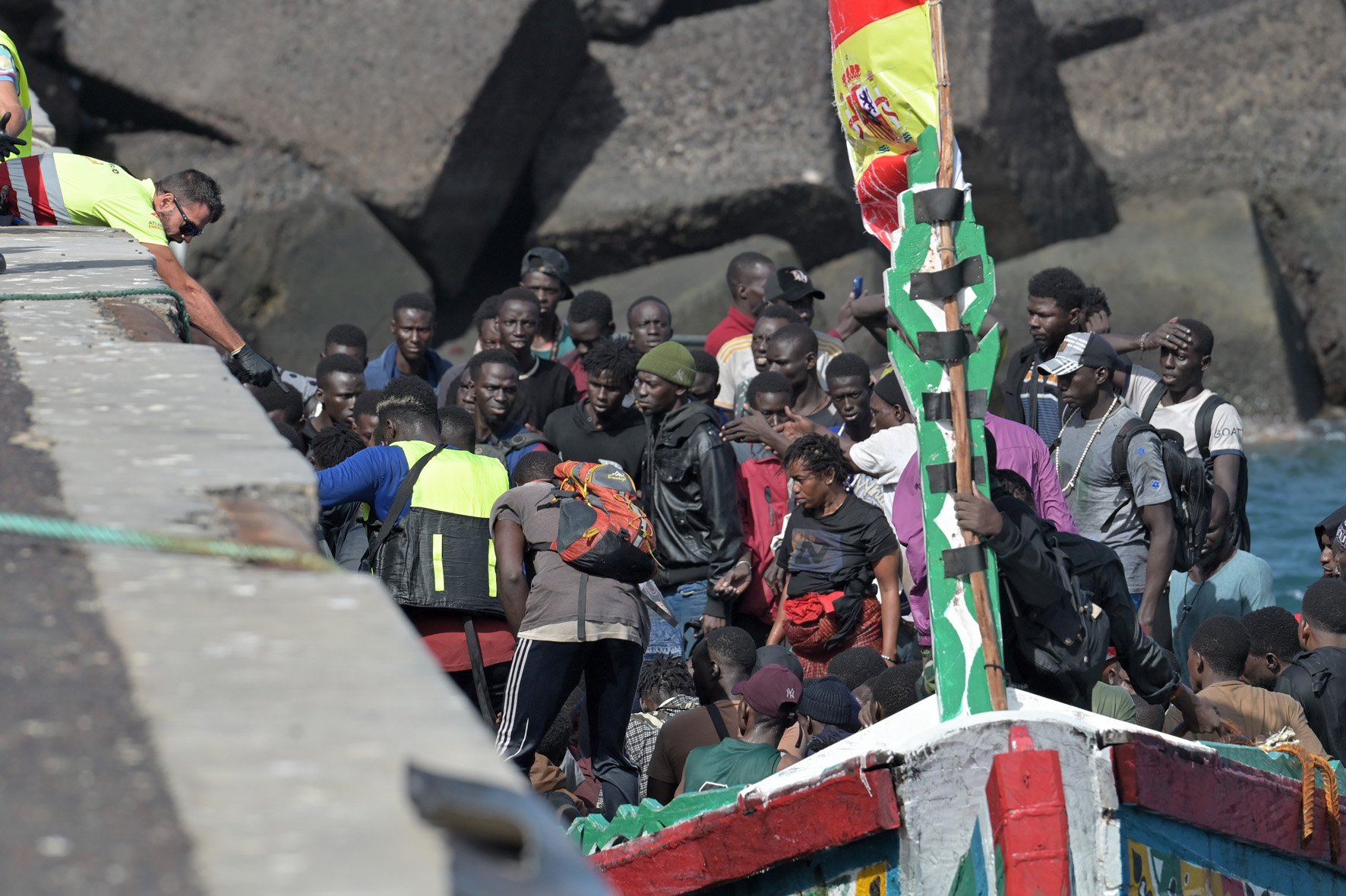 Un total de 346 inmigrantes han arribado hoy a El Hierro, a bordo de 3 cayucos rescatados en aguas próximas a la isla
