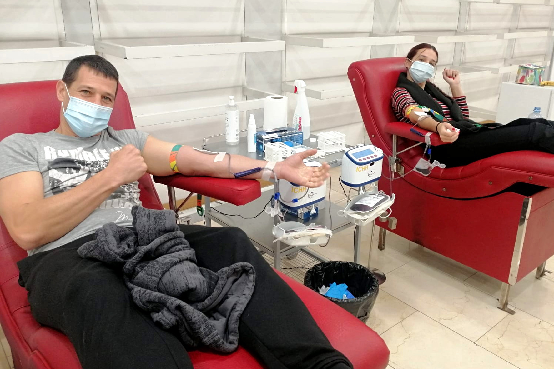El ICHH intensifica sus campañas de donación de sangre en todas las Islas con puntos fijos y temporales de extracción con la llegada del verano