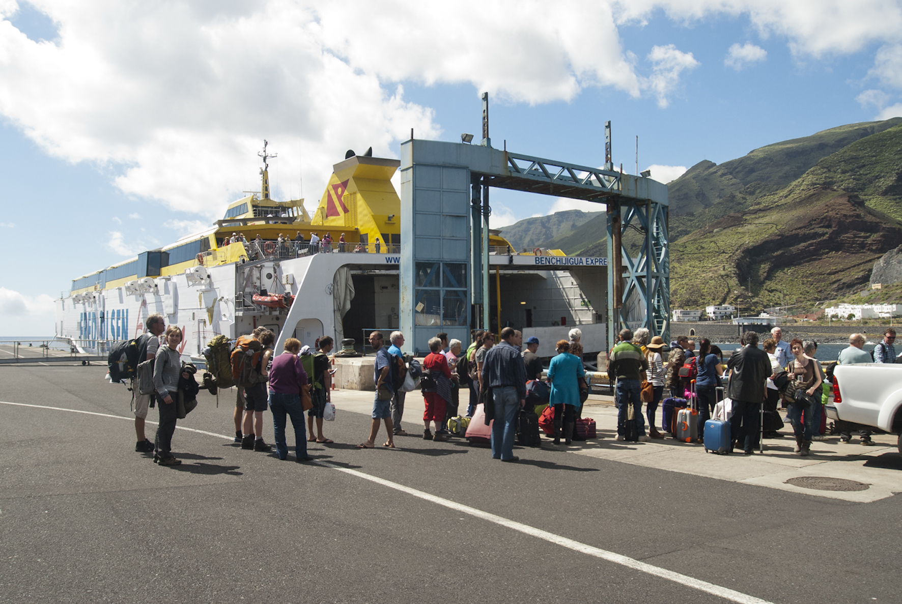 Fred Olsen estudia volver a El Hierro