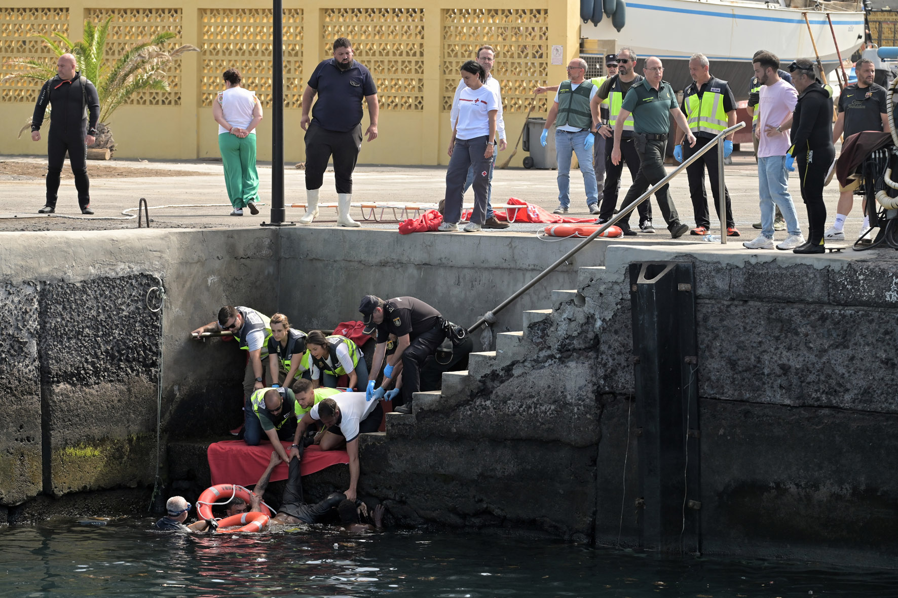 Un total de 7 fallecidos tras el vuelco de un cayuco a su llegada a El Hierro