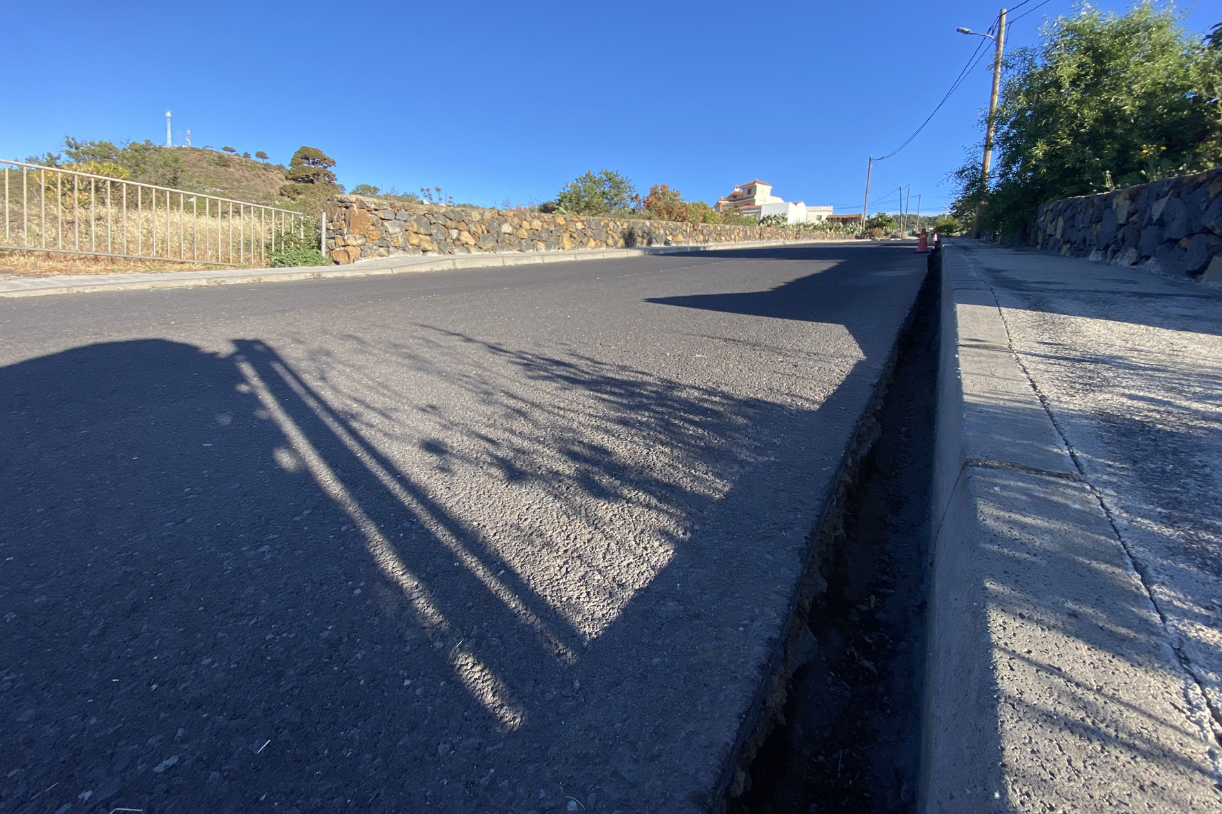 El Pinar realiza trabajos de reposición y mejora de la red de agua potable en varias zonas del municipio