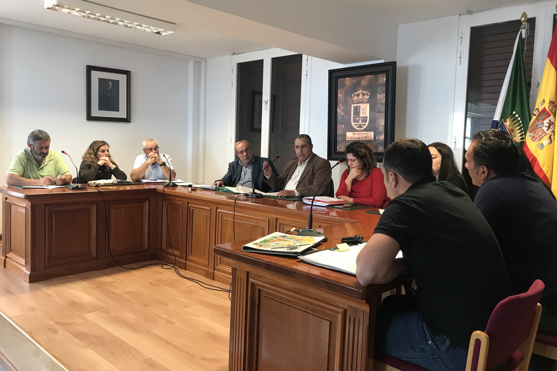 El Pleno de El Pinar aprueba por unanimidad dos mociones de la AHI sobre la sequía y el abasto de agua potable