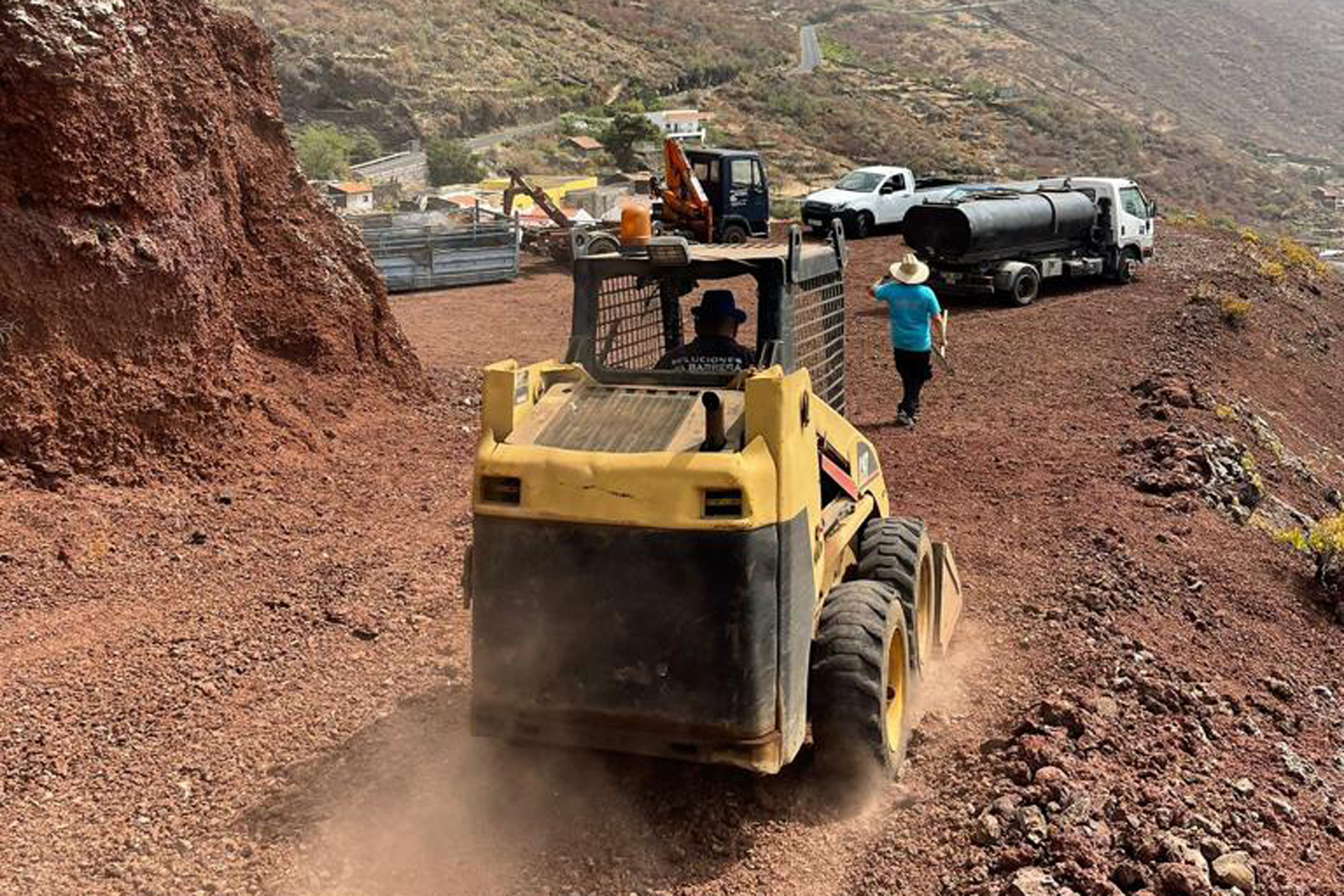 Montaña de Joapira Camioneros y paleros