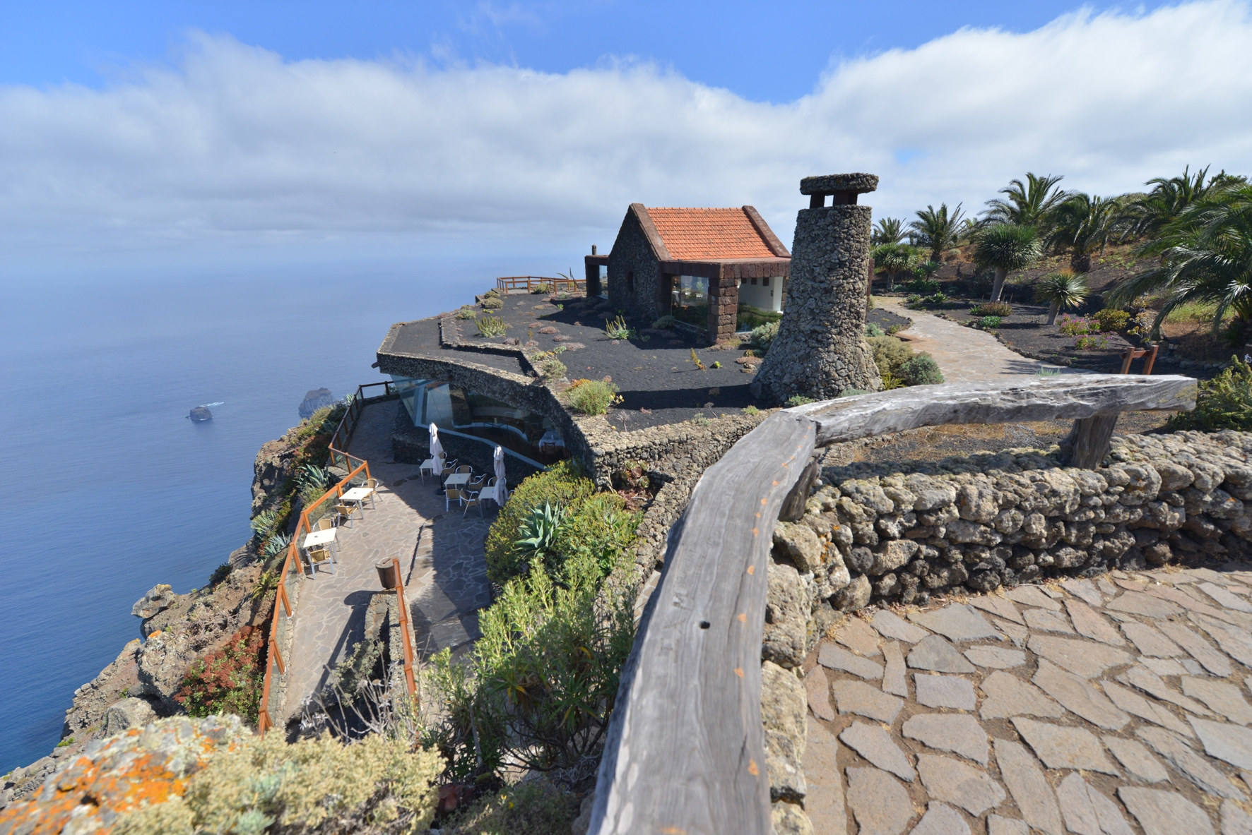 El Cabildo lleva a cabo obras de mejora en el Restaurante-Mirador de La Peña