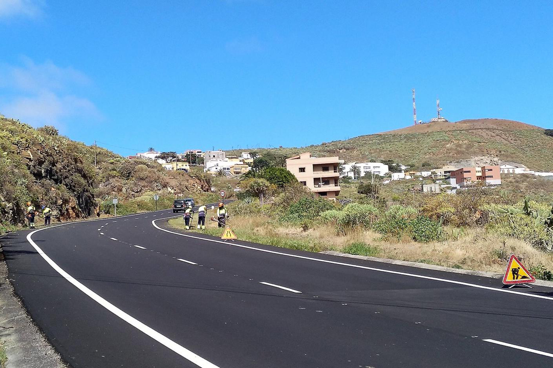 El Cabildo realiza labores de mantenimiento en la red de carreteras