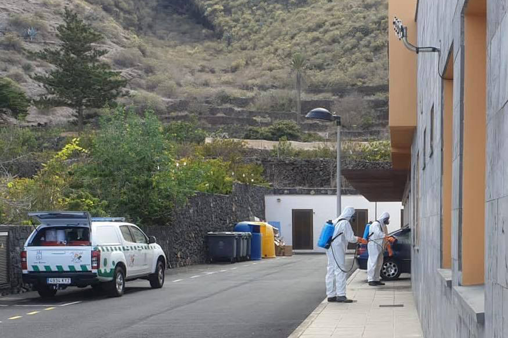El Cabildo lleva a cabo un programa de desinfección de edificios públicos en El Hierro