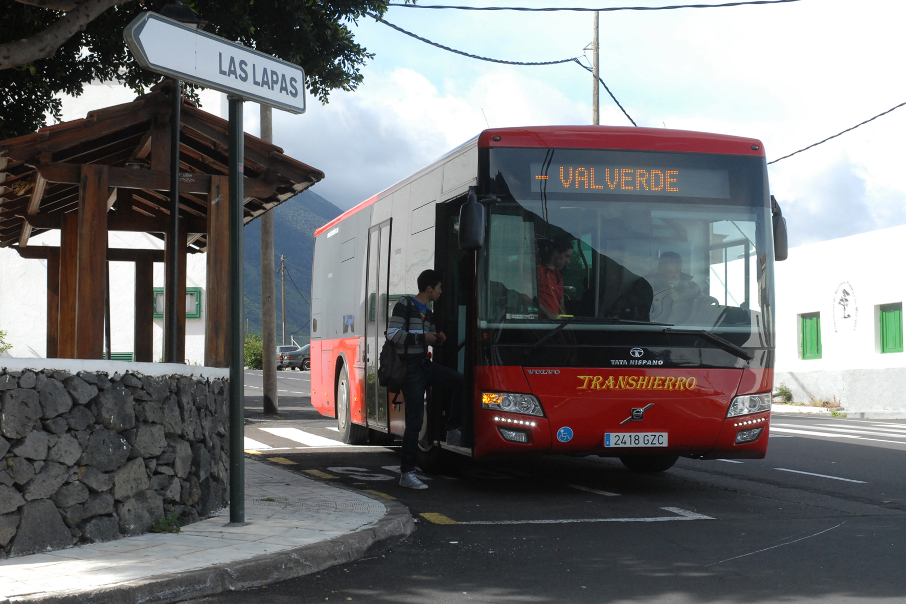 AHI exige que se aplique la bonificación del 100% en guaguas de transporte público en El Hierro y Canarias