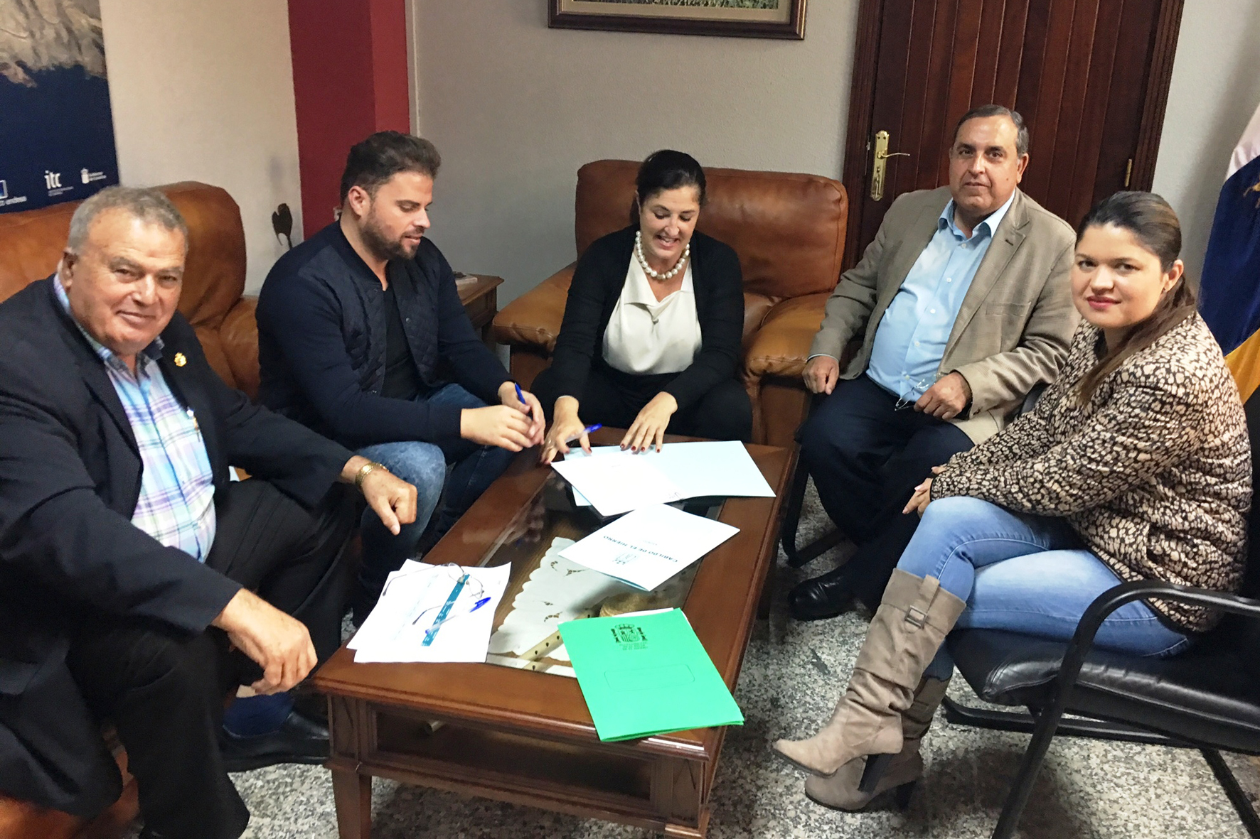 Cabildo y ayuntamientos herreños aceptan la propuesta de financiación procedente del FDCAN acordada por el Consejo de Gobierno