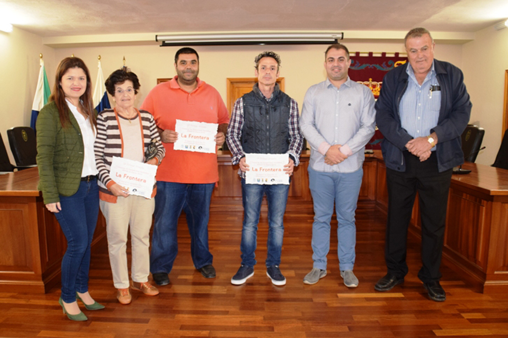 Instituciones y APYME entregan los premios del Concurso de Escaparates Navideños a los comercios ganadores